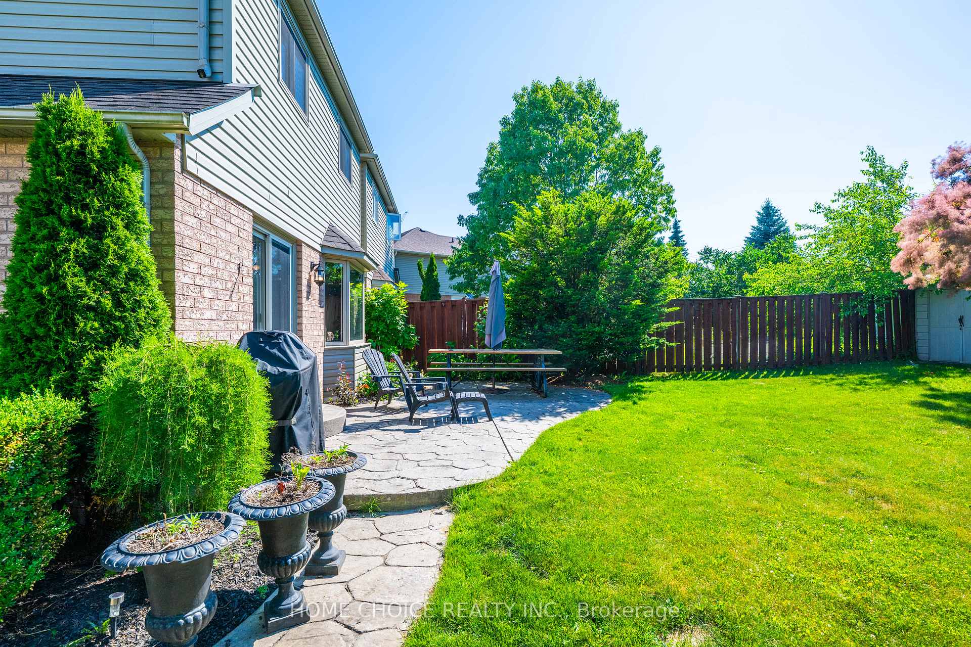 Photo 28 of 40 Aikens Crescent, Barrie, Holly — HOMEH