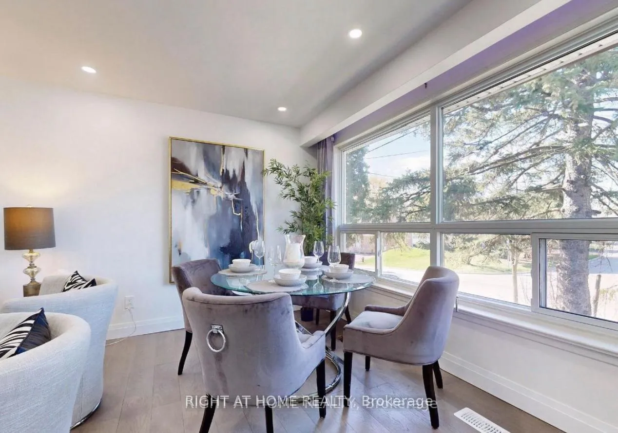 Photo 3 of 11 Jasper Drive, Aurora, Aurora Heights — HOMEH