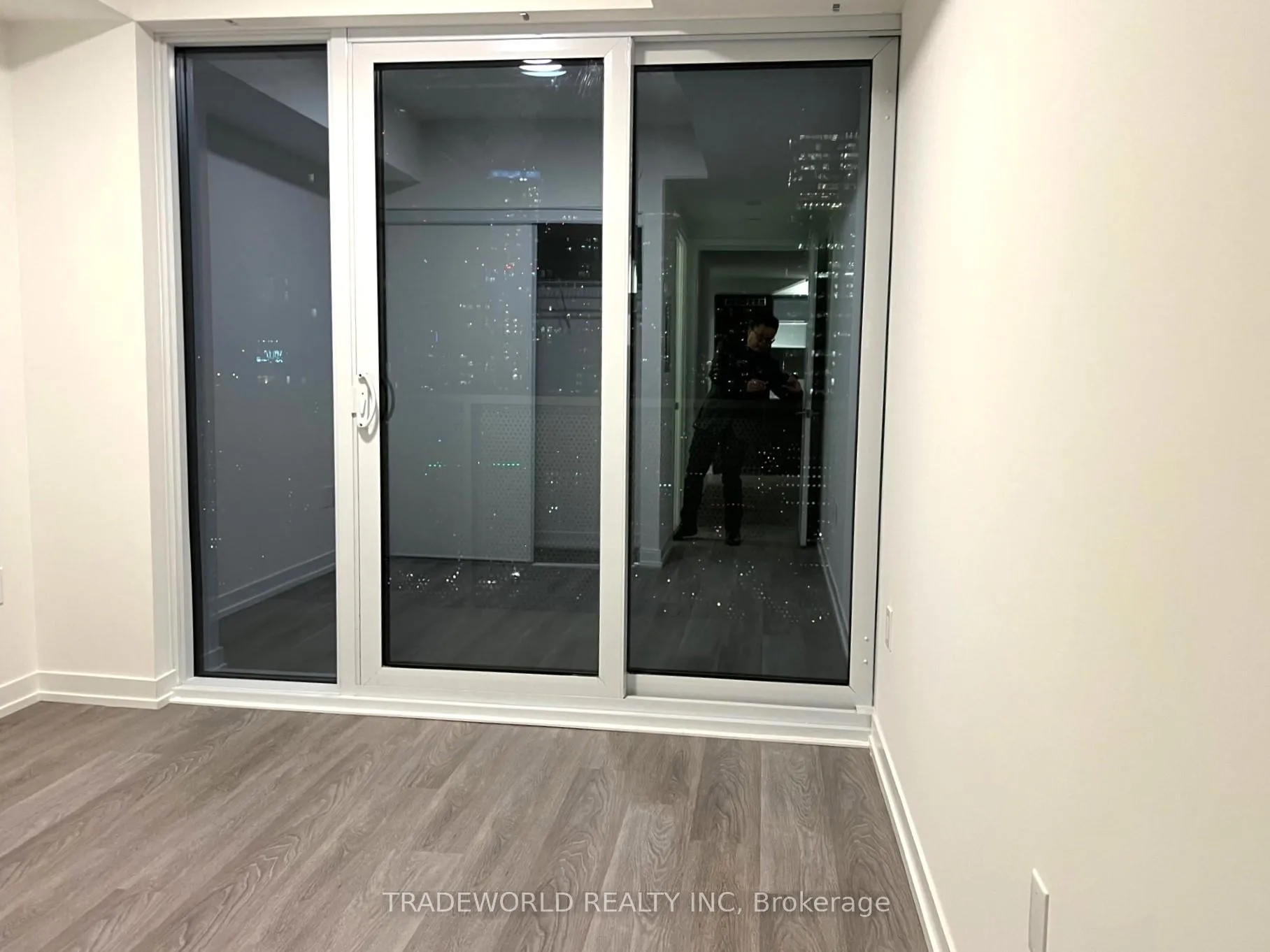 Photo 12 of Unit 3901, 55 Cooper Street, Toronto, Waterfront Communities — HOMEH