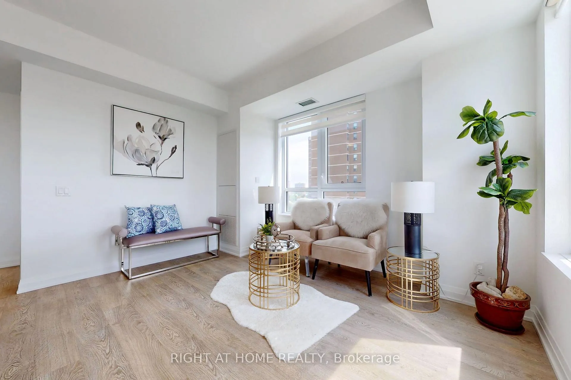 Photo 4 of Unit 1012, 286 Main Street, Toronto, East End-Danforth — HOMEH