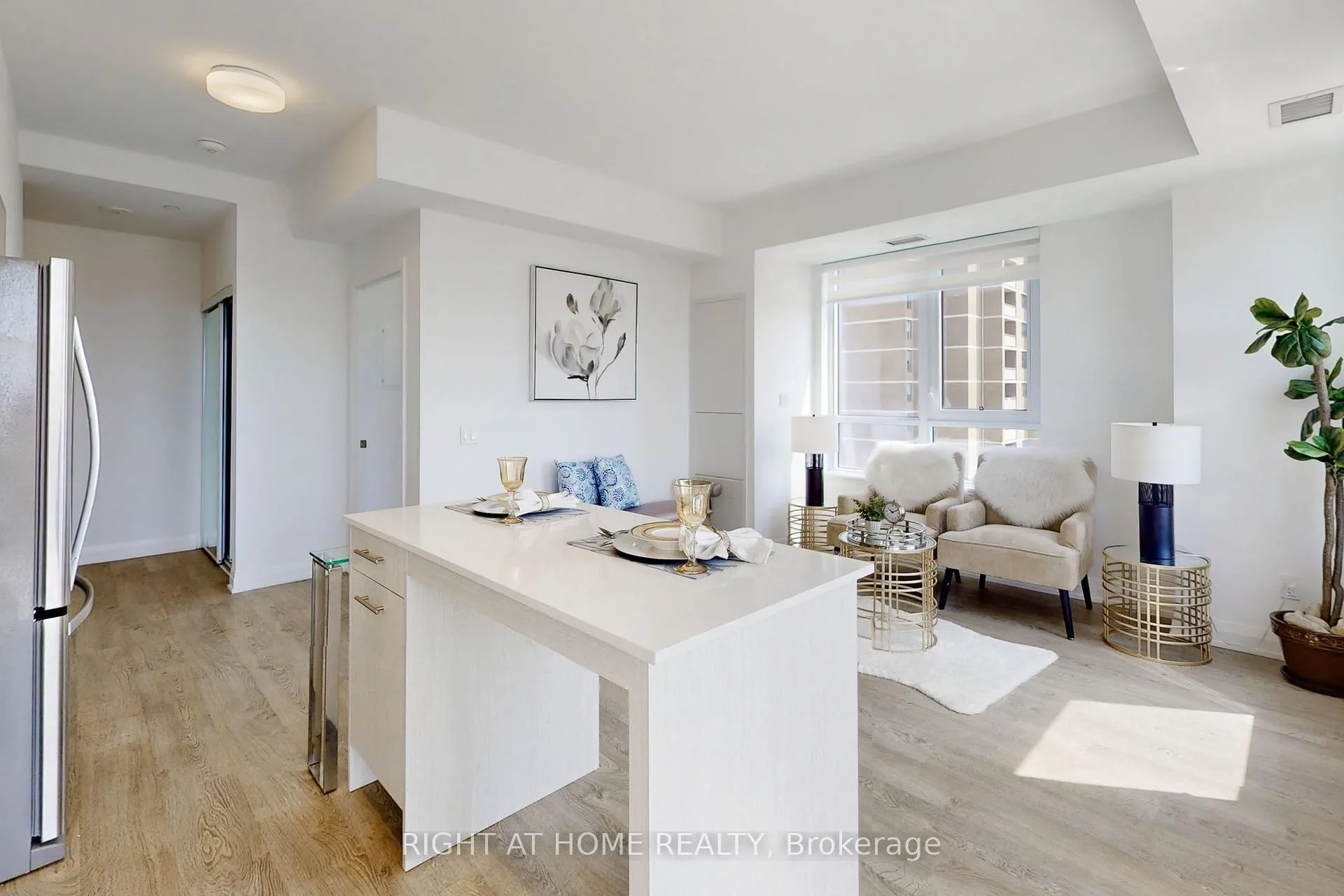 Photo 9 of Unit 1012, 286 Main Street, Toronto, East End-Danforth — HOMEH