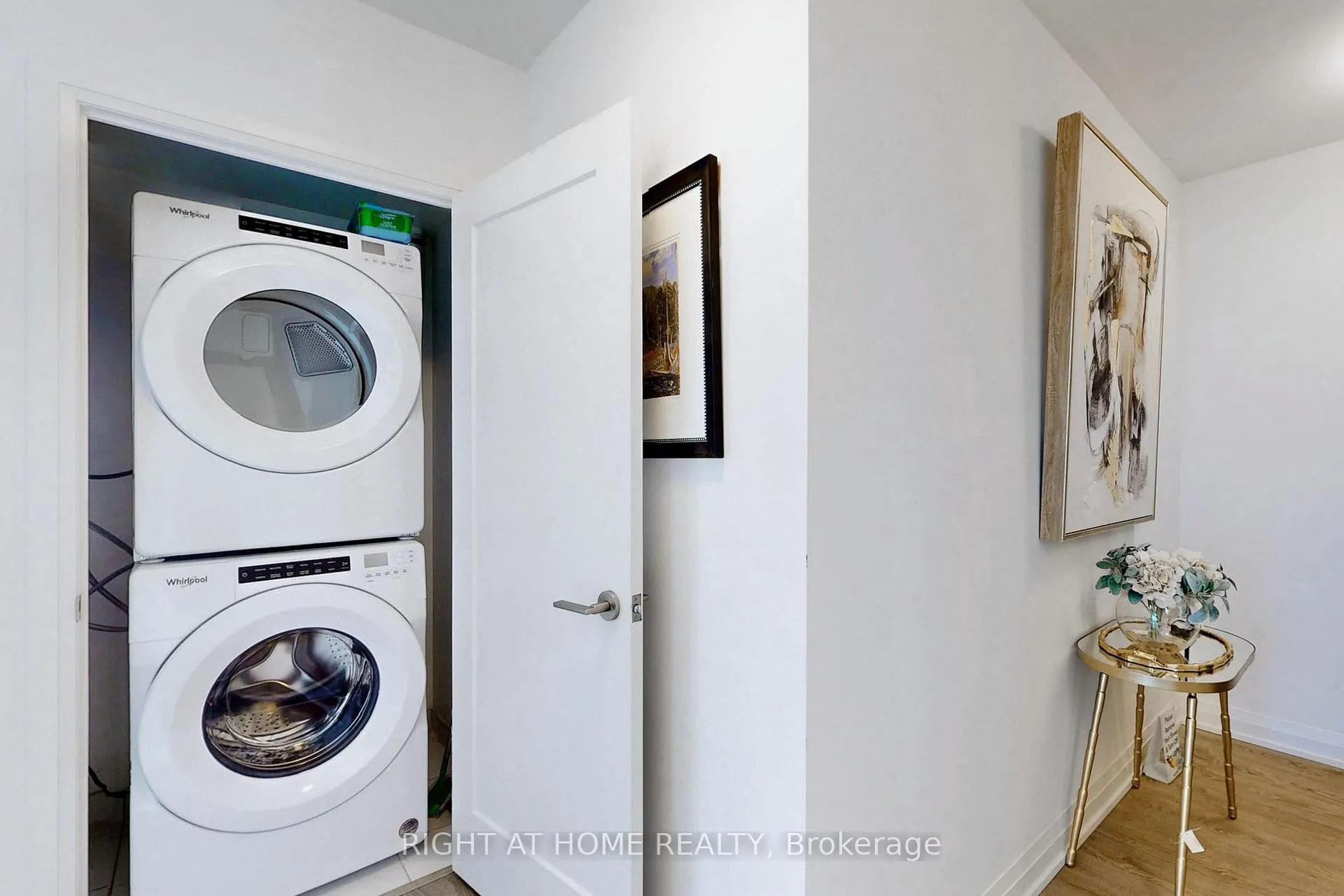 Photo 24 of Unit 1012, 286 Main Street, Toronto, East End-Danforth — HOMEH