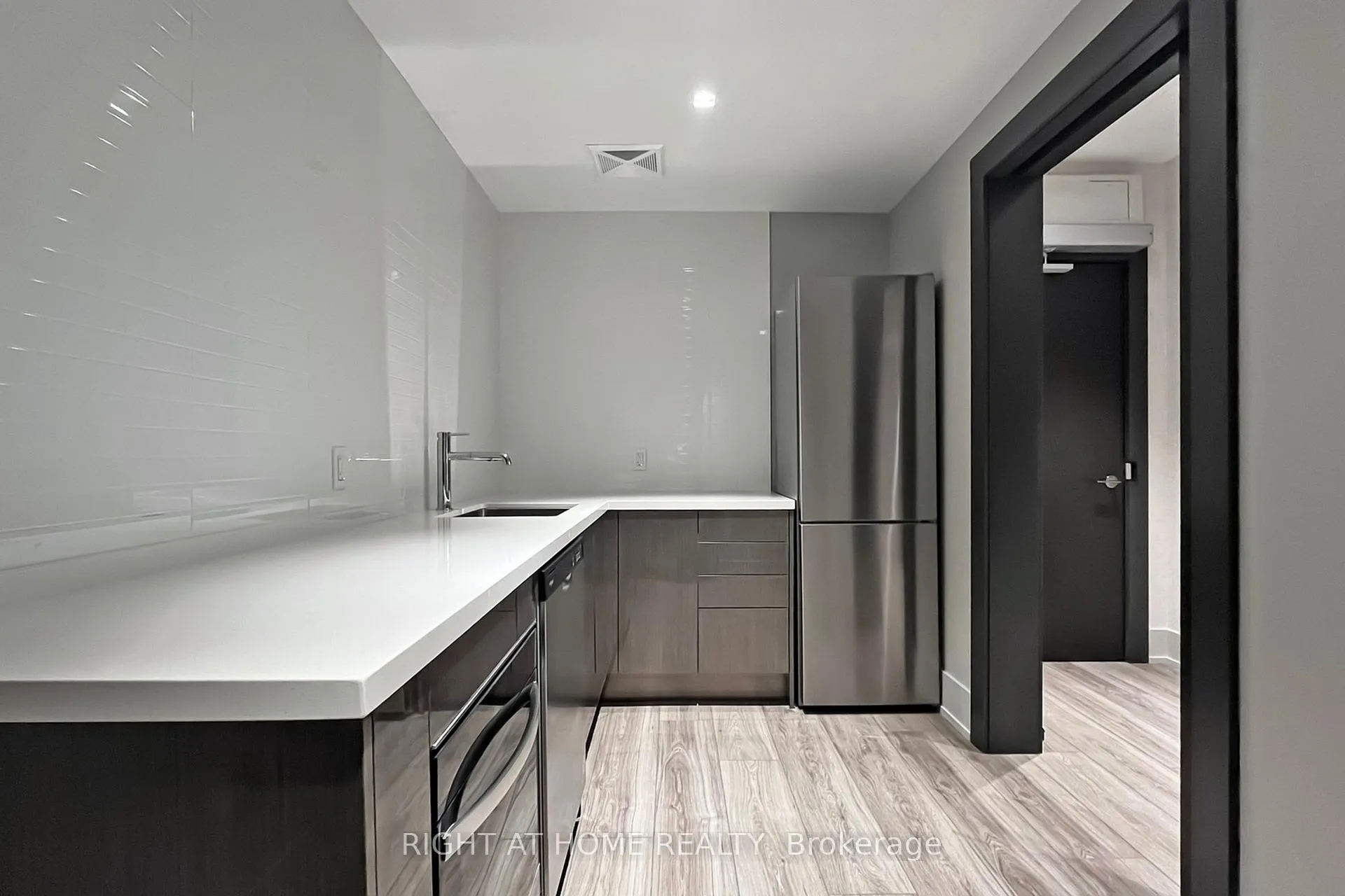 Photo 37 of Unit 1012, 286 Main Street, Toronto, East End-Danforth — HOMEH