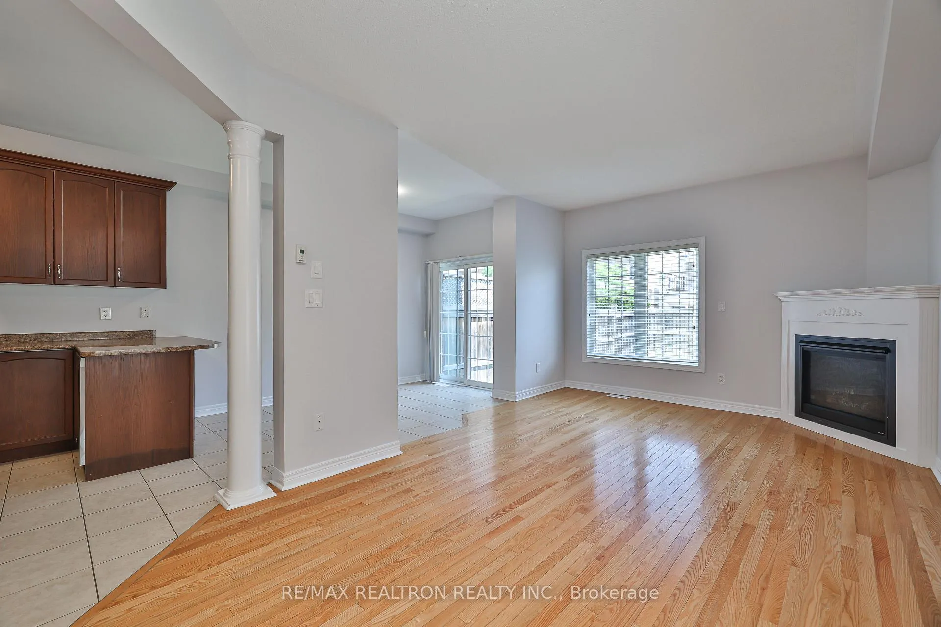 Photo 3 of 101 Paperbark Avenue, Vaughan, Patterson — HOMEH