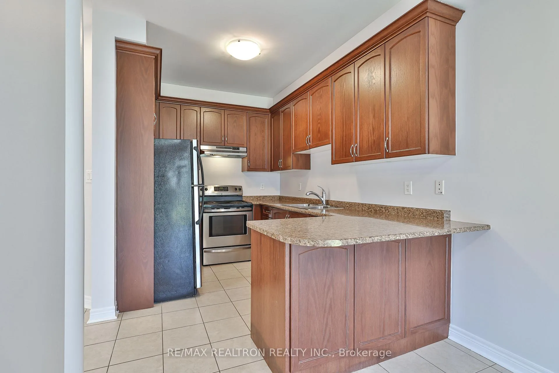 Photo 5 of 101 Paperbark Avenue, Vaughan, Patterson — HOMEH