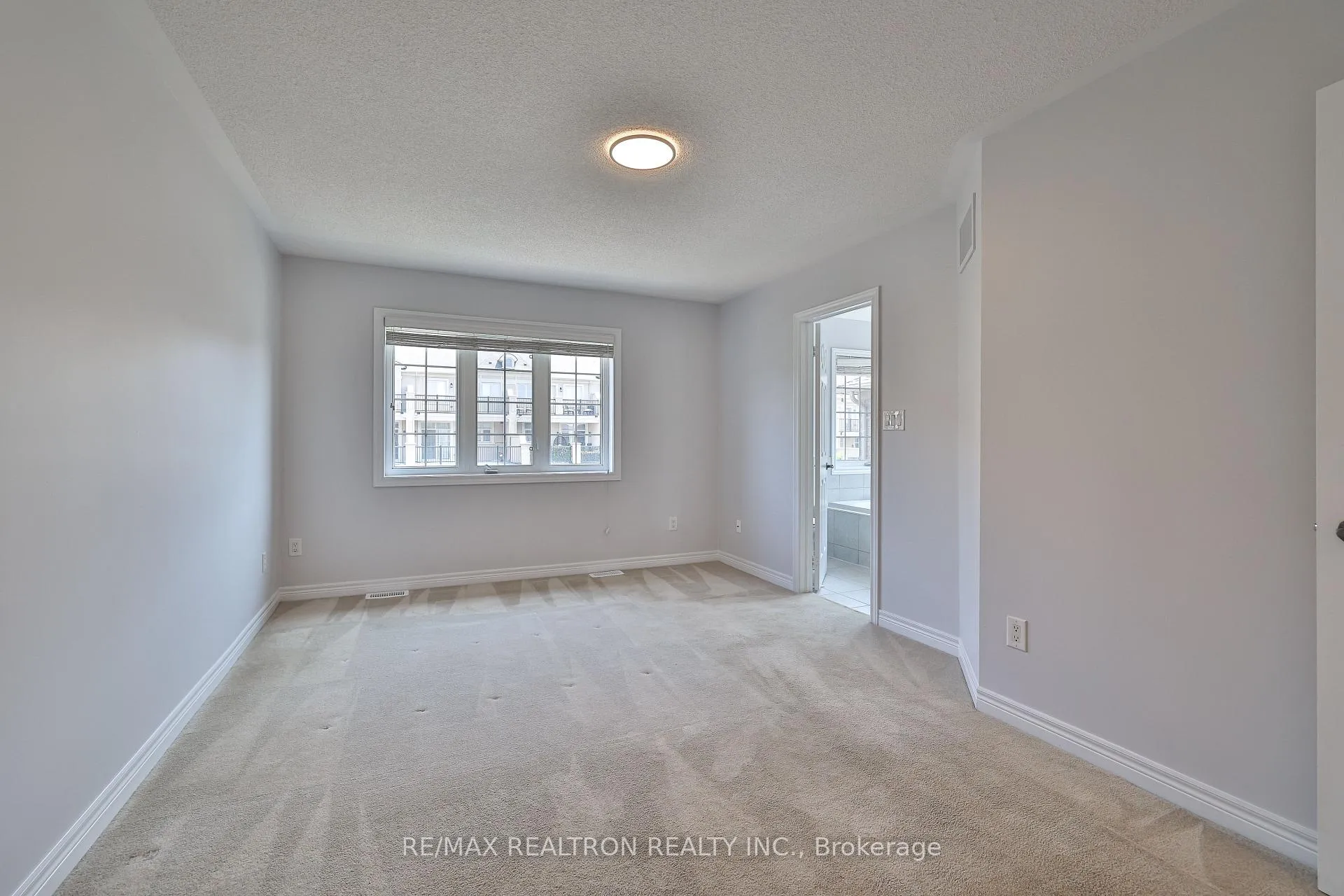 Photo 9 of 101 Paperbark Avenue, Vaughan, Patterson — HOMEH