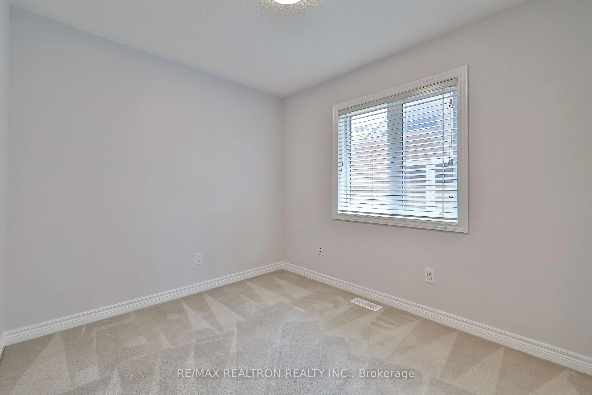 Photo 11 of 101 Paperbark Avenue, Vaughan, Patterson — HOMEH
