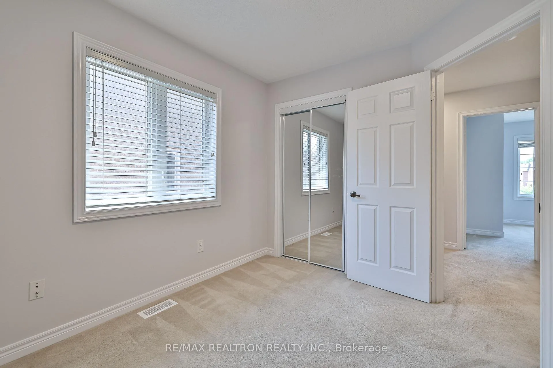 Photo 12 of 101 Paperbark Avenue, Vaughan, Patterson — HOMEH