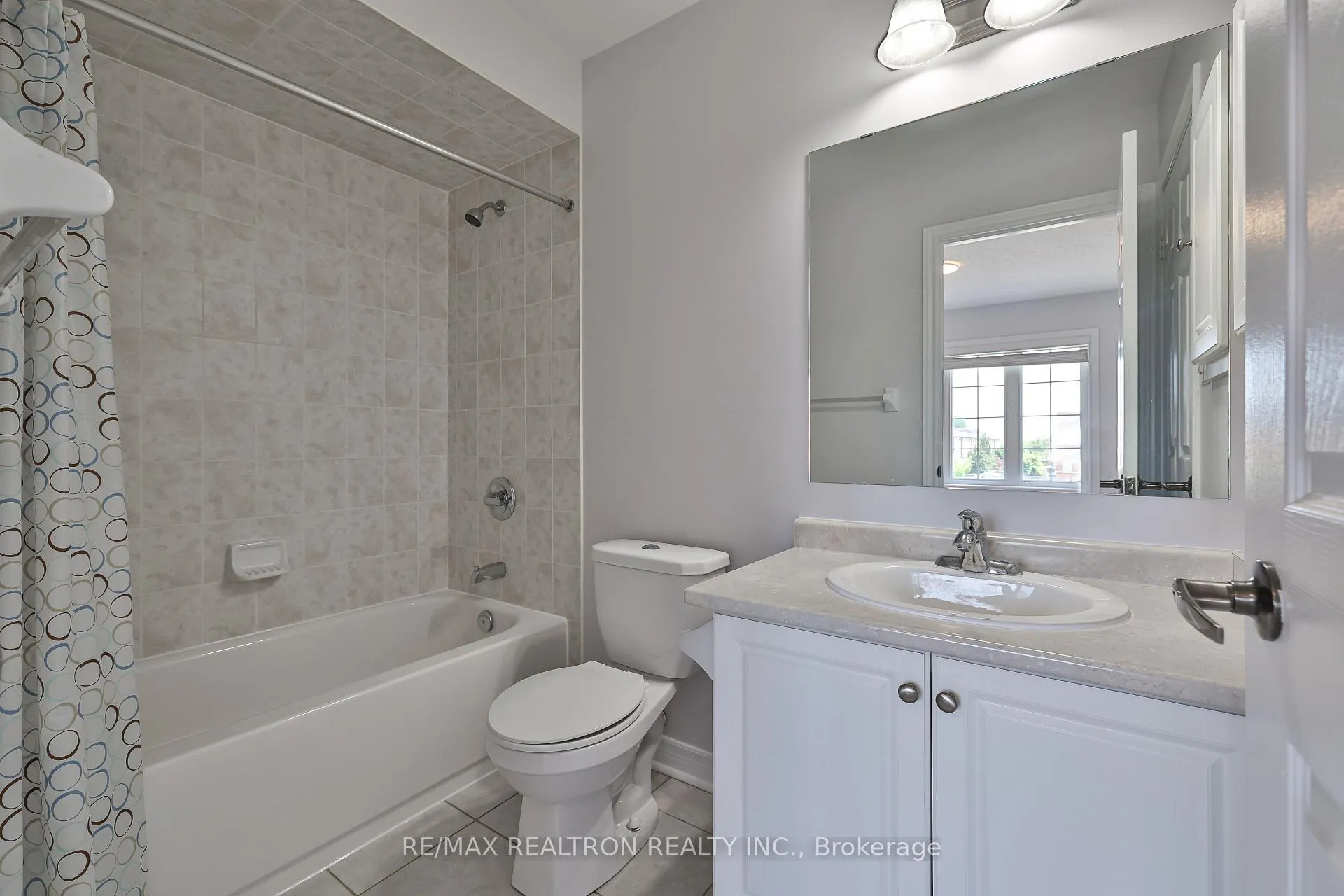 Photo 13 of 101 Paperbark Avenue, Vaughan, Patterson — HOMEH