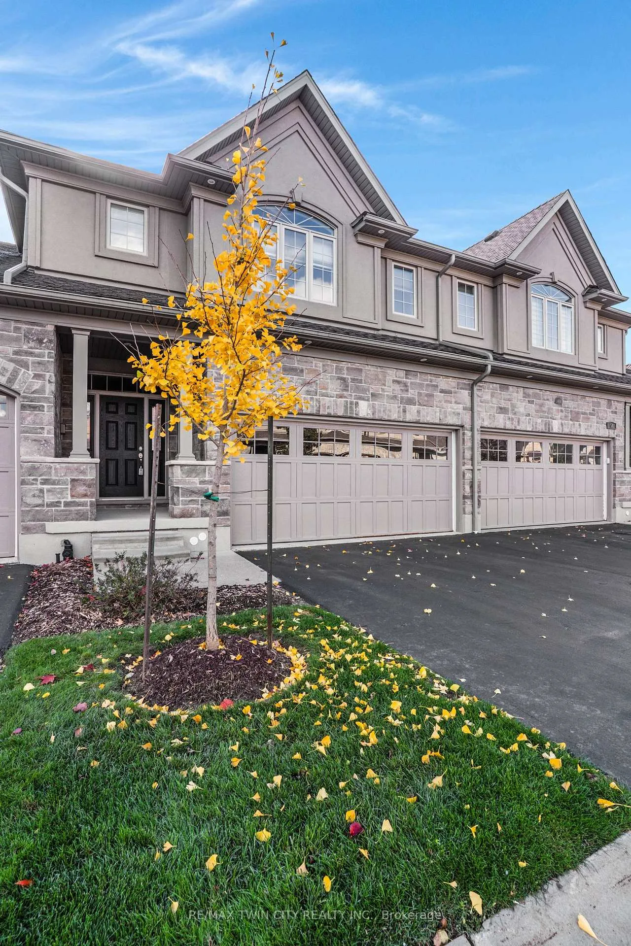 Photo 3 of Unit 53, 435 Winchester Drive, Waterloo — HOMEH
