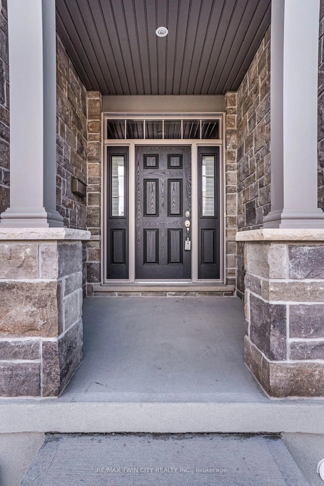 Photo 4 of Unit 53, 435 Winchester Drive, Waterloo — HOMEH