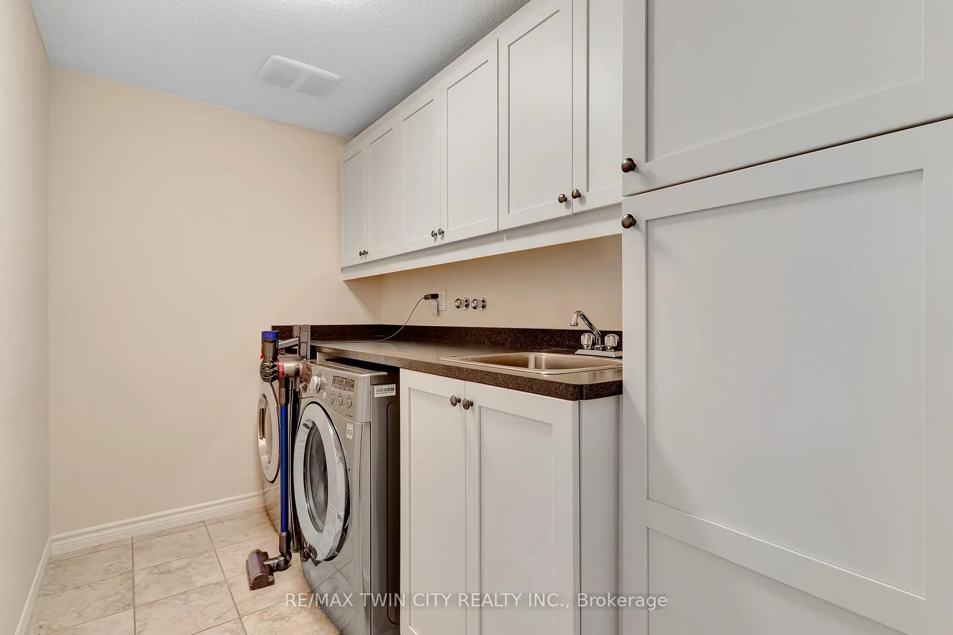 Photo 33 of Unit 53, 435 Winchester Drive, Waterloo — HOMEH