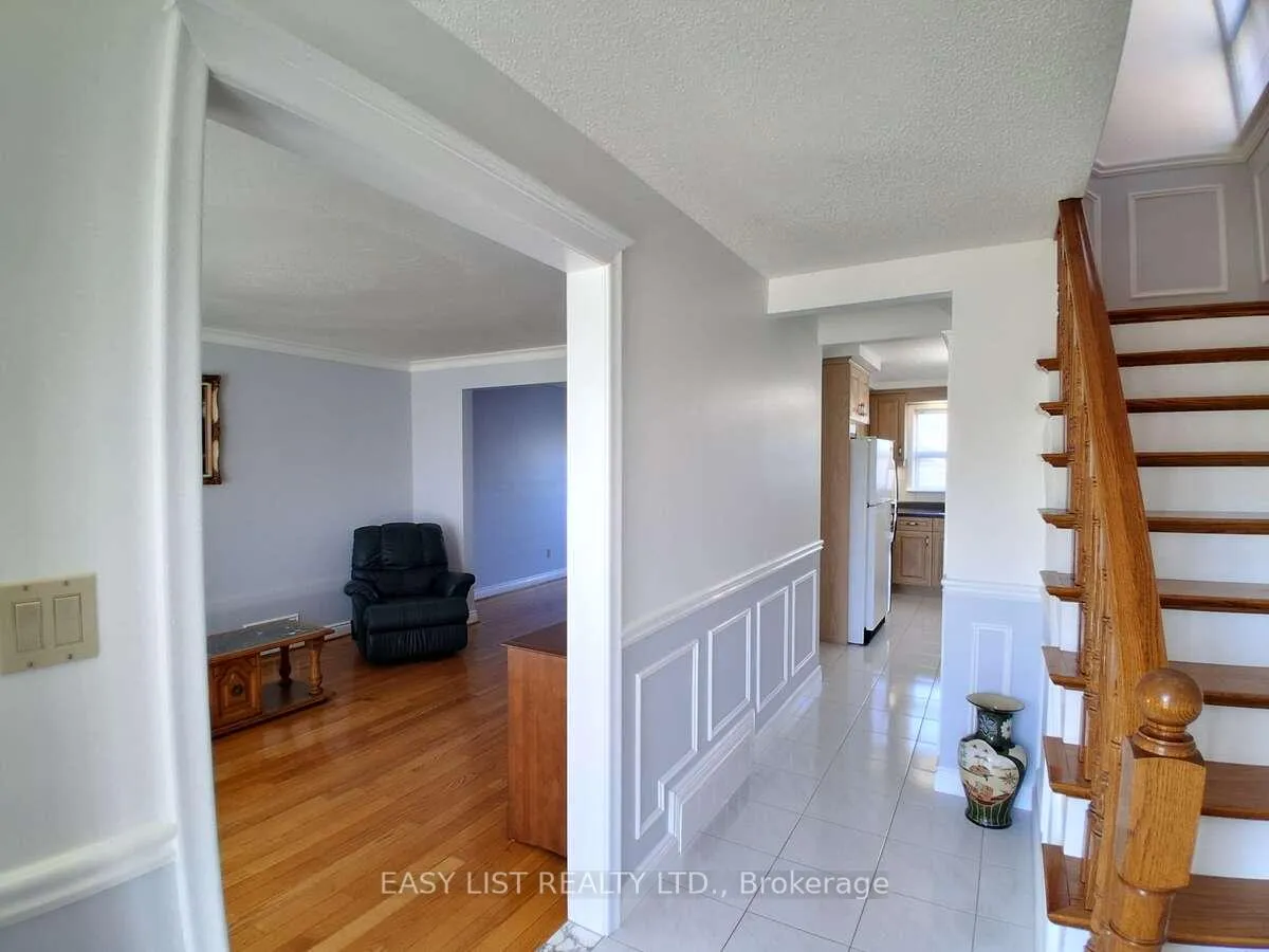 Photo 9 of 6 Brigham Court, Etobicoke, Elms-Old Rexdale — HOMEH