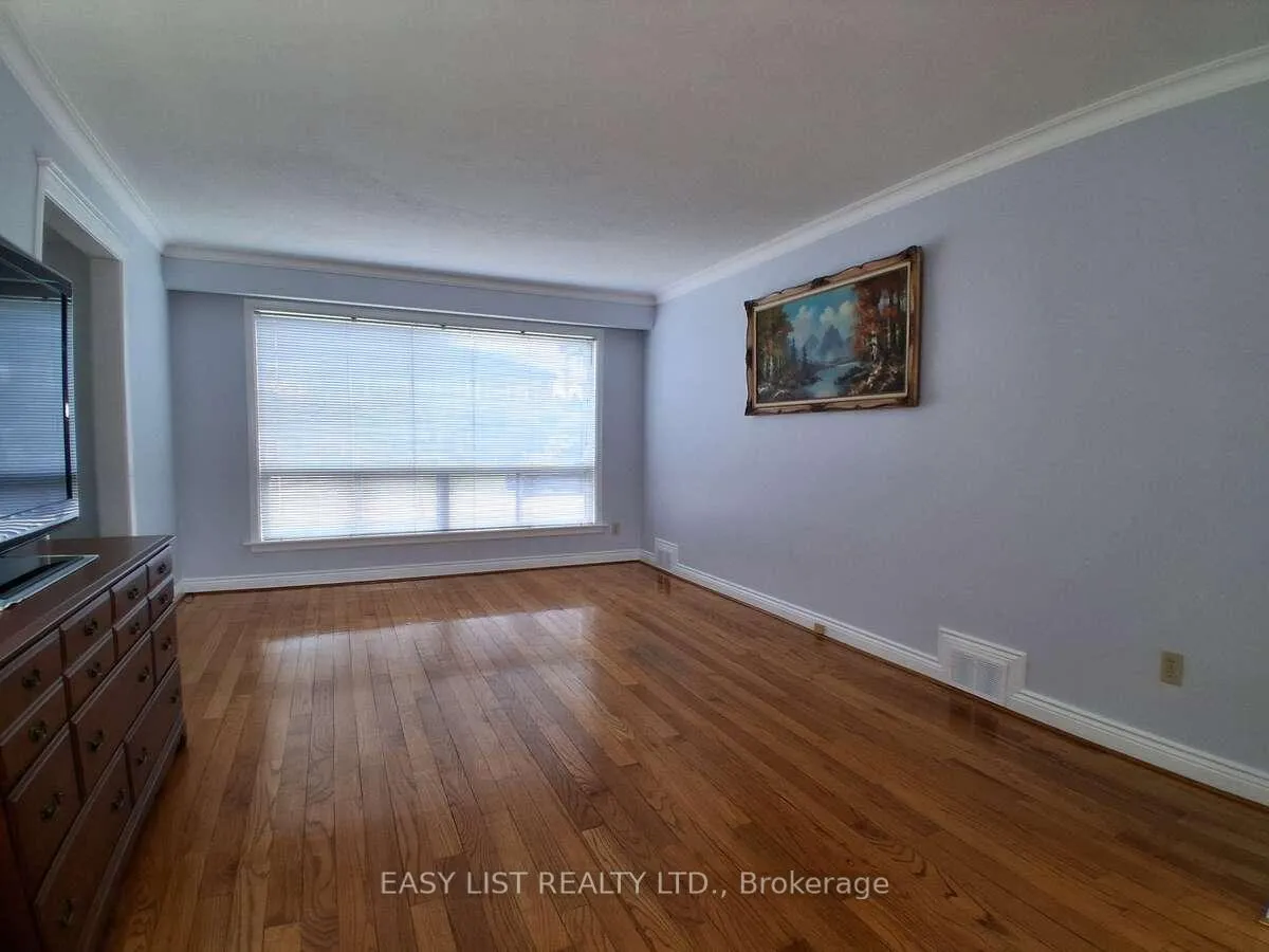 Photo 11 of 6 Brigham Court, Etobicoke, Elms-Old Rexdale — HOMEH