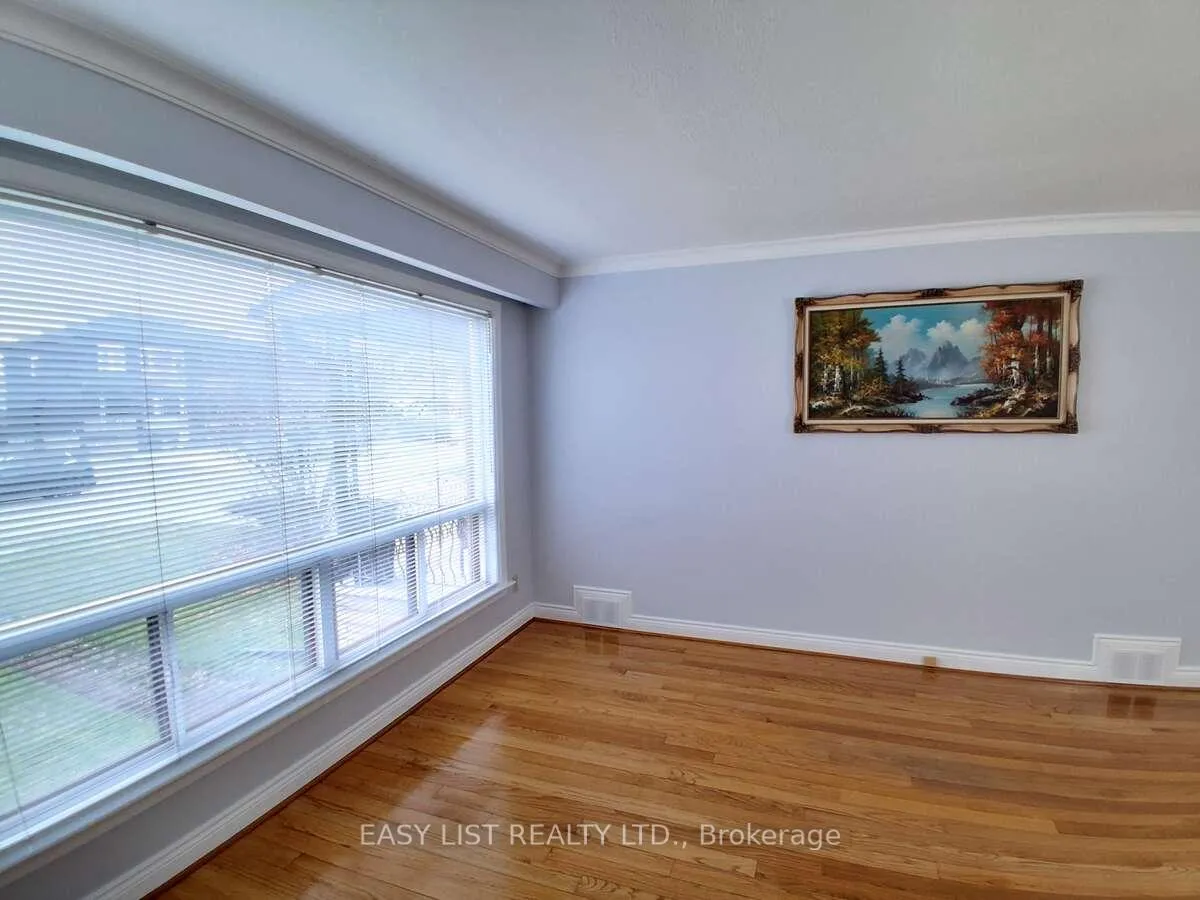 Photo 12 of 6 Brigham Court, Etobicoke, Elms-Old Rexdale — HOMEH