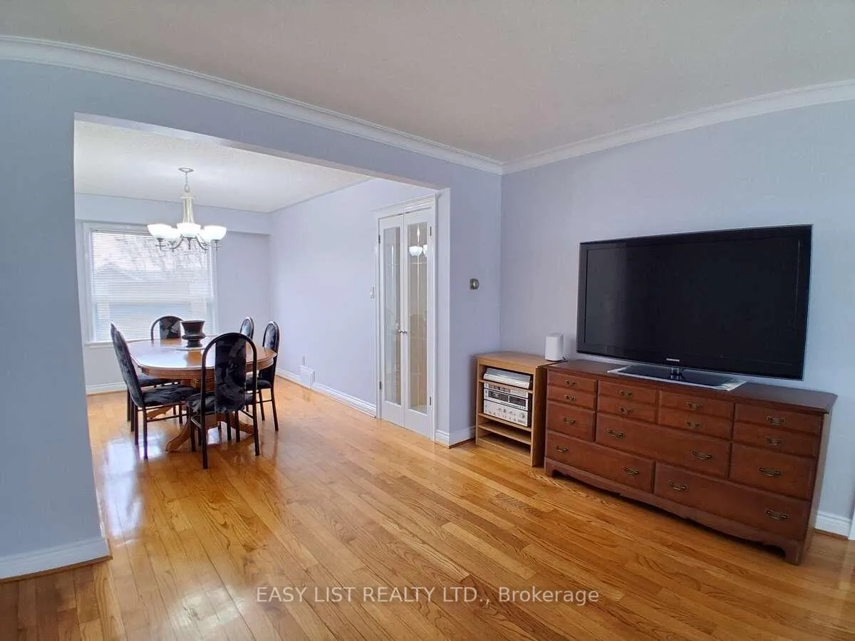 Photo 14 of 6 Brigham Court, Etobicoke, Elms-Old Rexdale — HOMEH