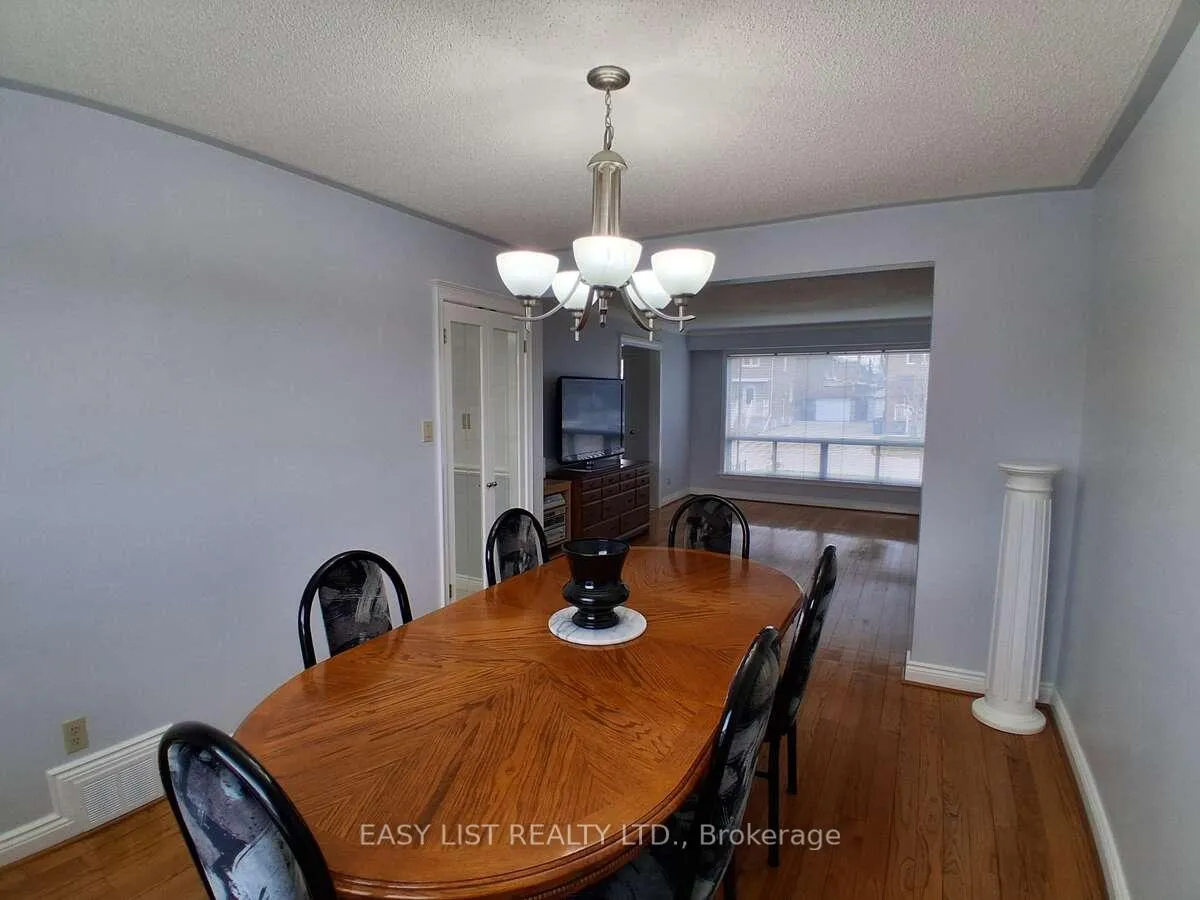 Photo 15 of 6 Brigham Court, Etobicoke, Elms-Old Rexdale — HOMEH