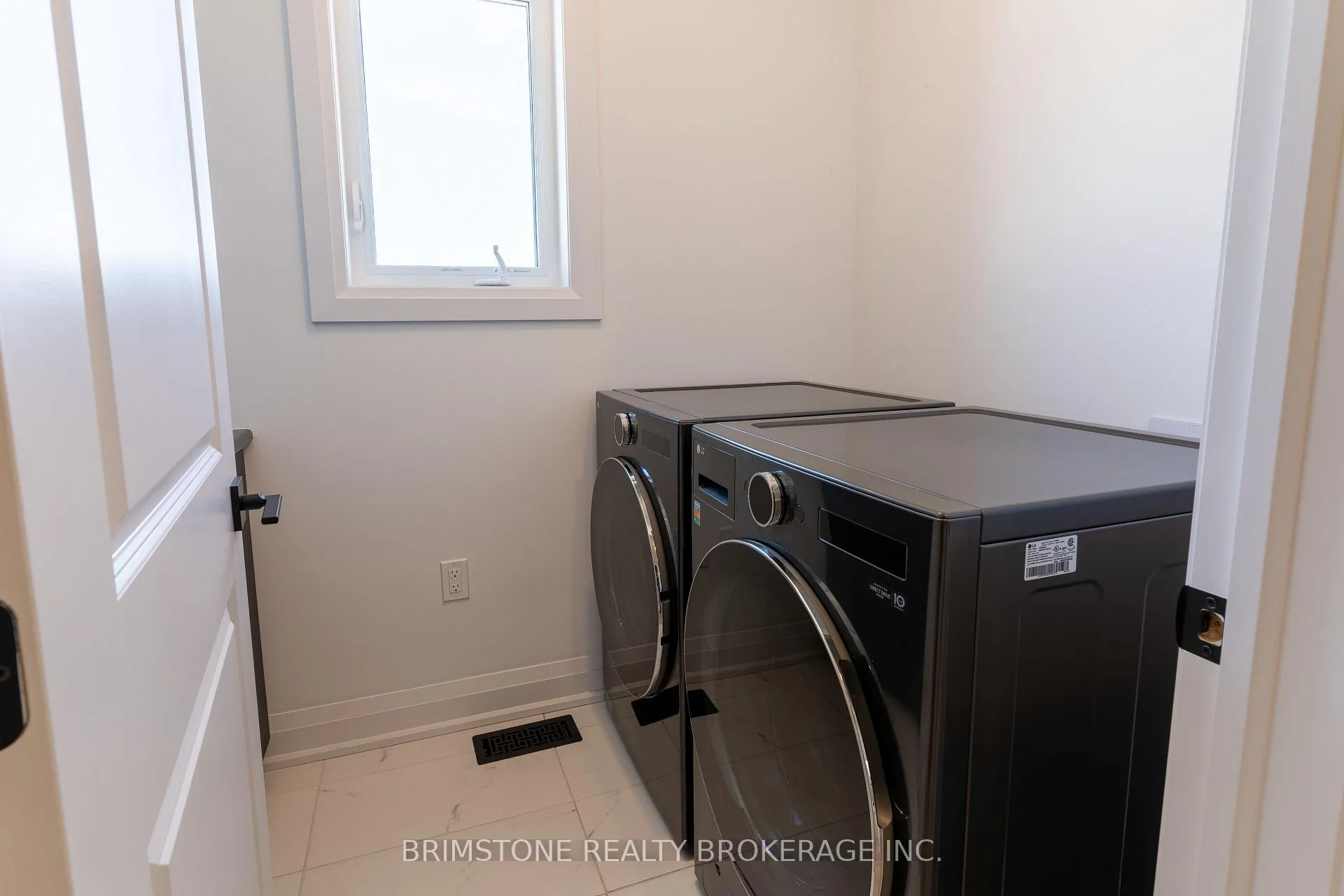 Photo 21 of 119 Gray Avenue, New Tecumseth, Alliston — HOMEH