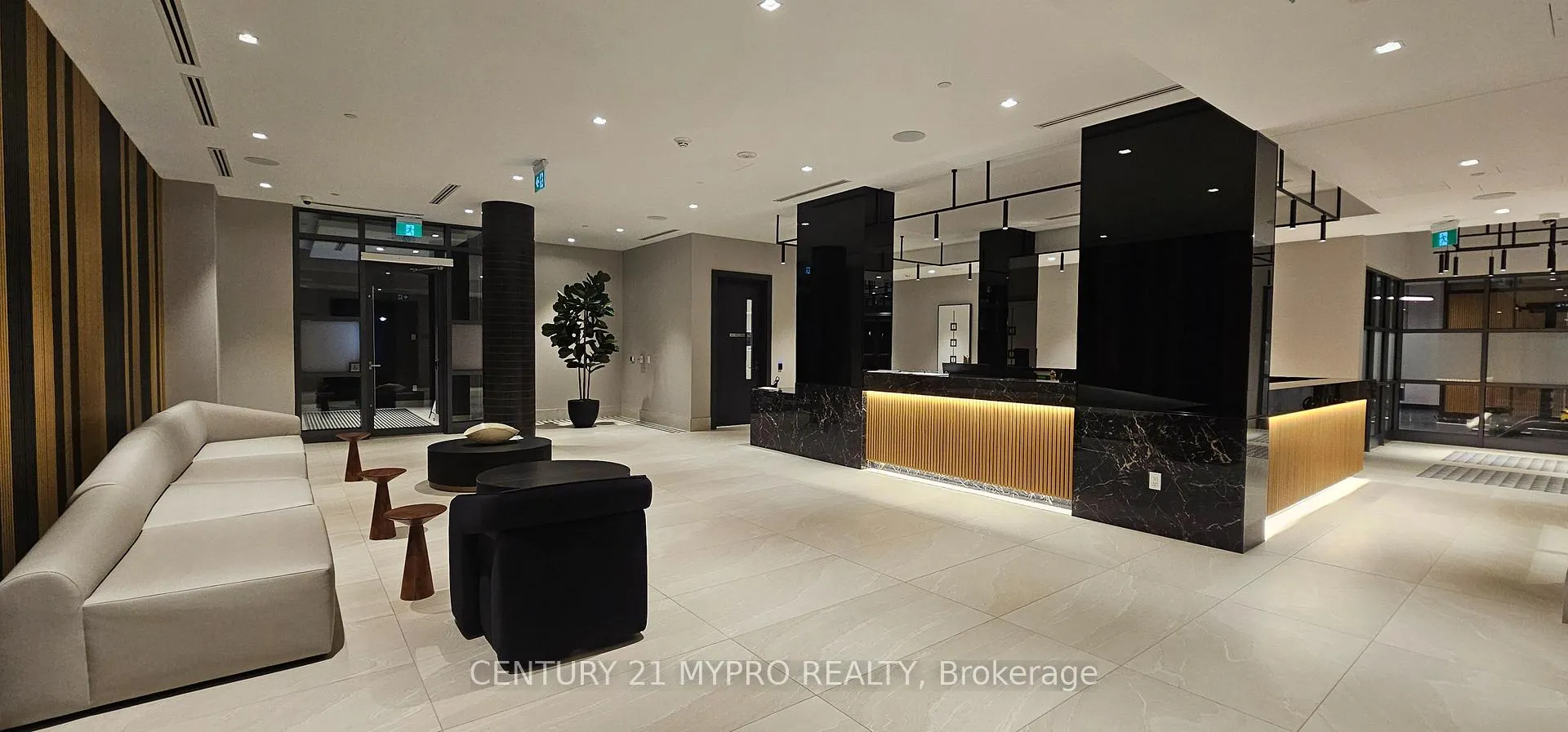 Photo 2 of Unit 1617, 2545 Simcoe Street N, Oshawa, Windfields — HOMEH