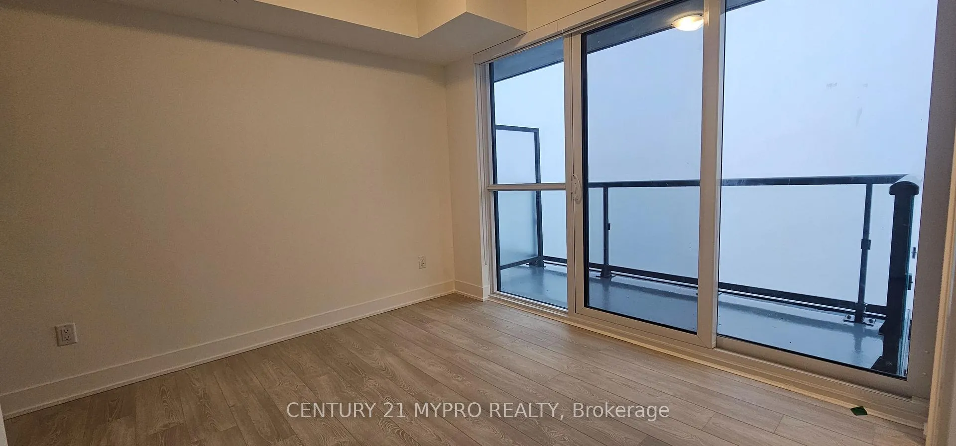 Photo 6 of Unit 1617, 2545 Simcoe Street N, Oshawa, Windfields — HOMEH