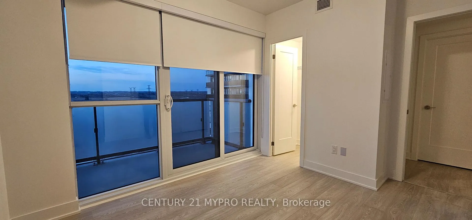 Photo 10 of Unit 1617, 2545 Simcoe Street N, Oshawa, Windfields — HOMEH