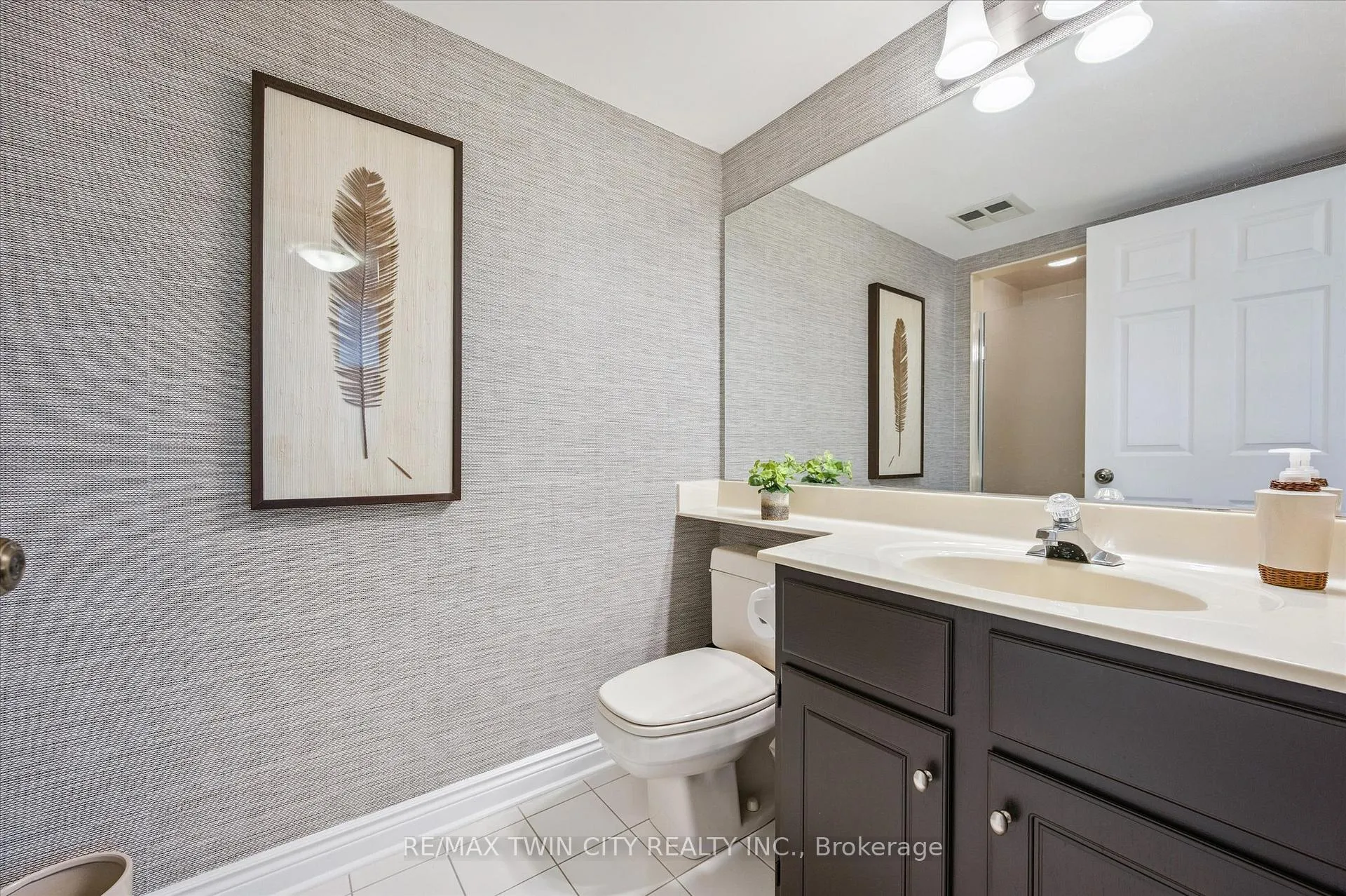 Photo 16 of Unit 704, 6 Willow Street, Waterloo — HOMEH