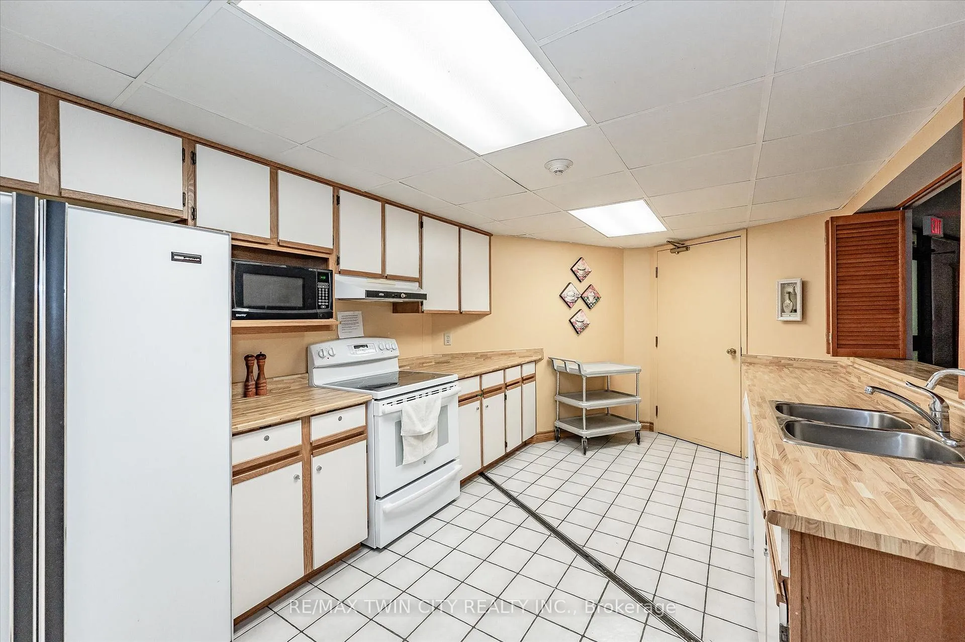 Photo 26 of Unit 704, 6 Willow Street, Waterloo — HOMEH