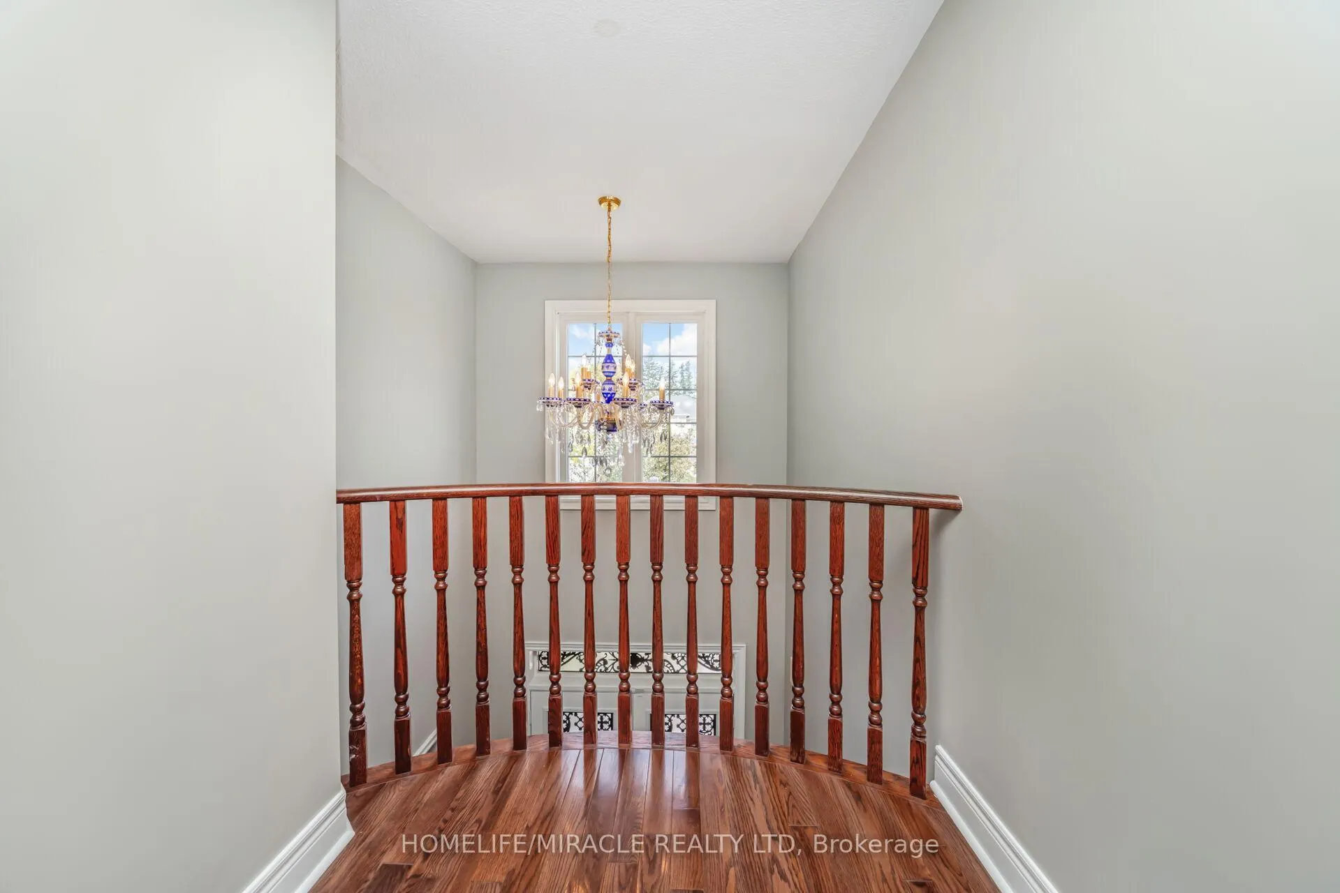 Photo 10 of 32 Xavier Court, Brampton, Bram West — HOMEH