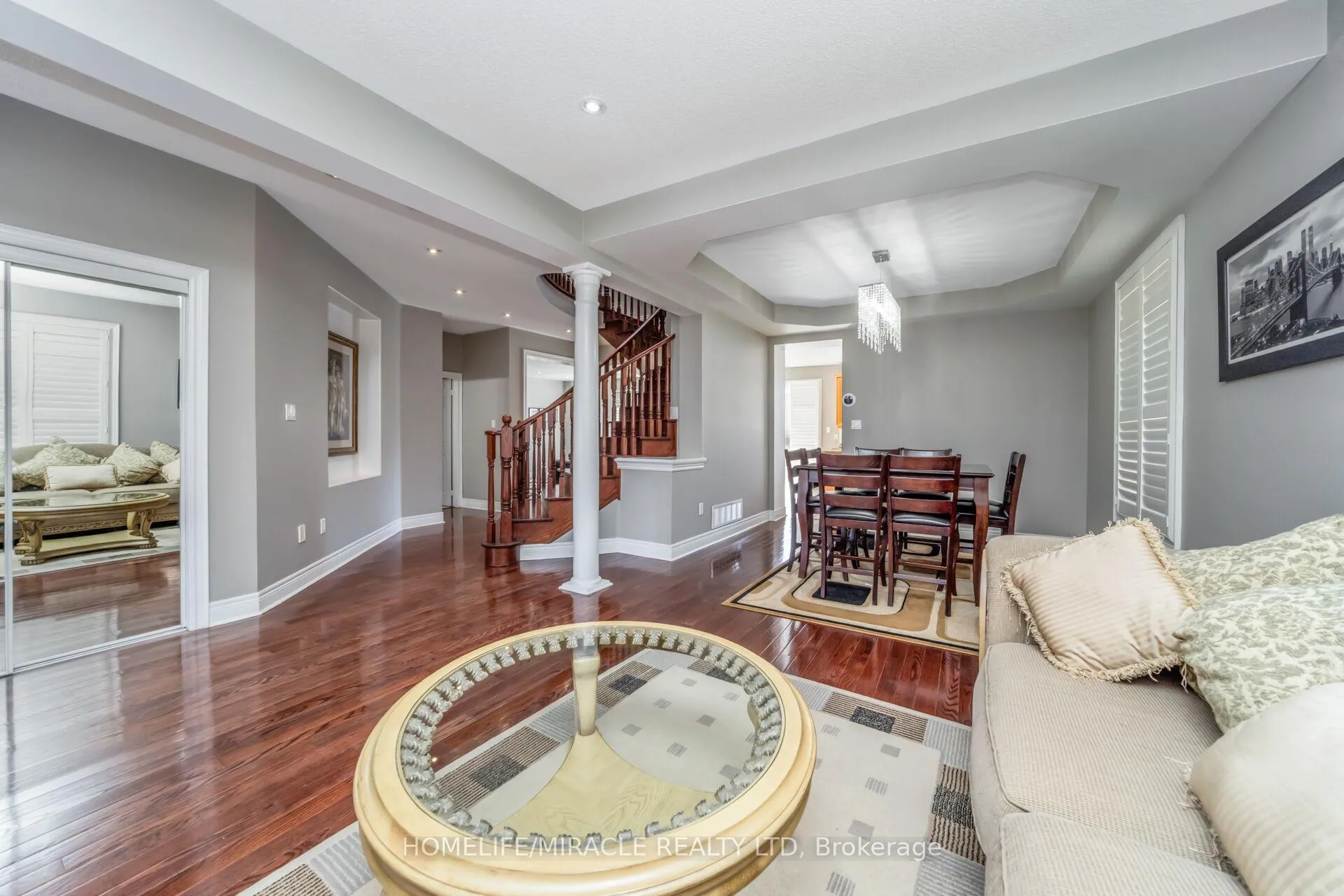 Photo 13 of 32 Xavier Court, Brampton, Bram West — HOMEH