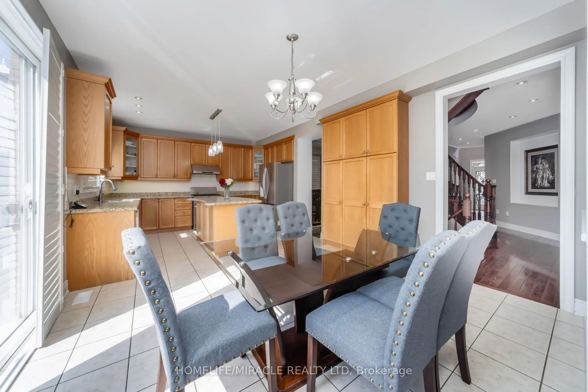 Photo 20 of 32 Xavier Court, Brampton, Bram West — HOMEH