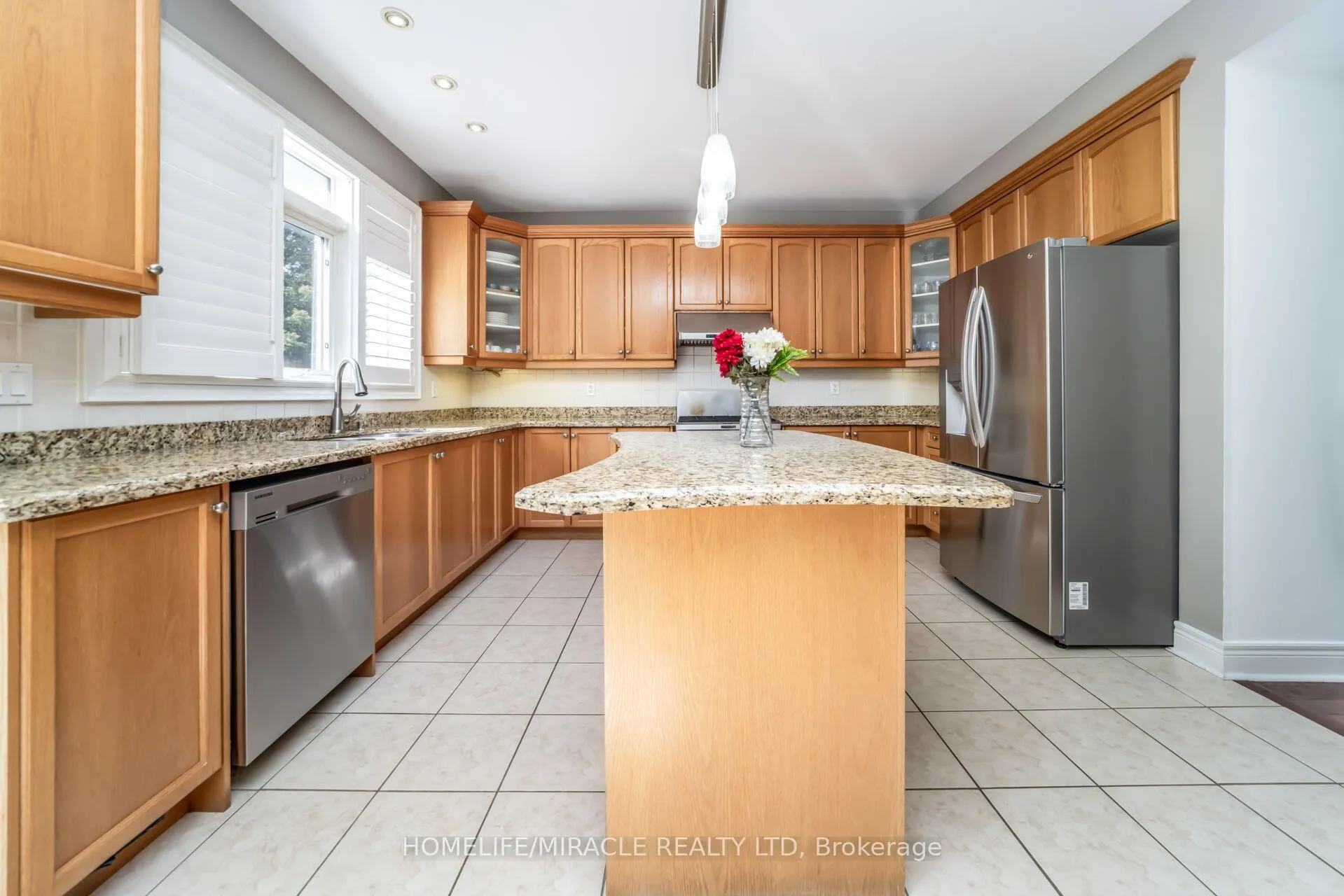 Photo 22 of 32 Xavier Court, Brampton, Bram West — HOMEH