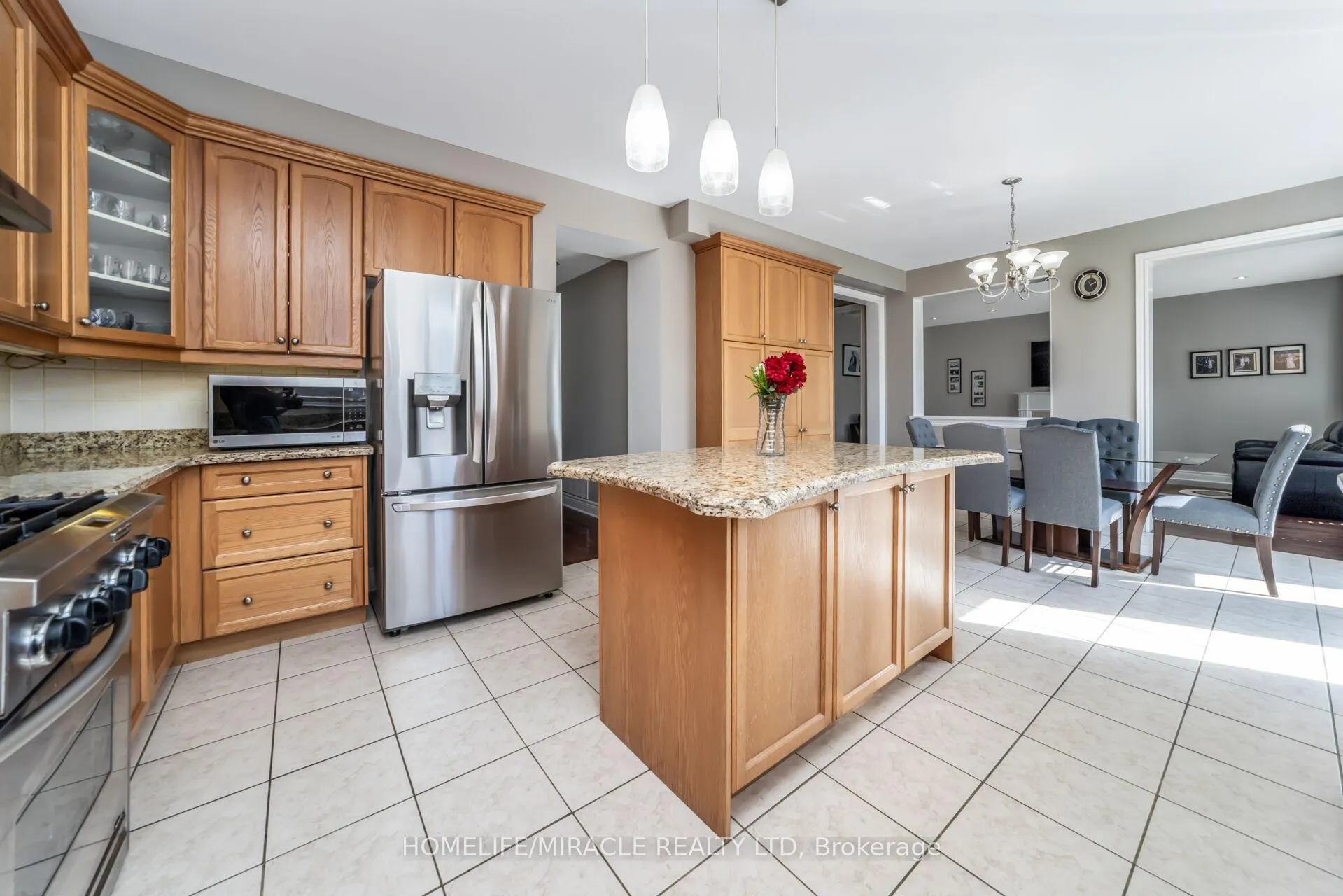 Photo 23 of 32 Xavier Court, Brampton, Bram West — HOMEH