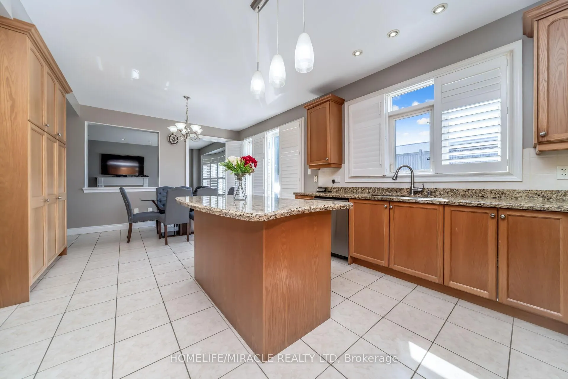 Photo 24 of 32 Xavier Court, Brampton, Bram West — HOMEH