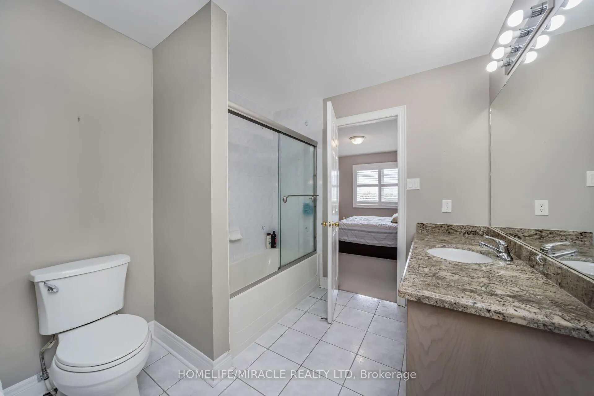 Photo 38 of 32 Xavier Court, Brampton, Bram West — HOMEH