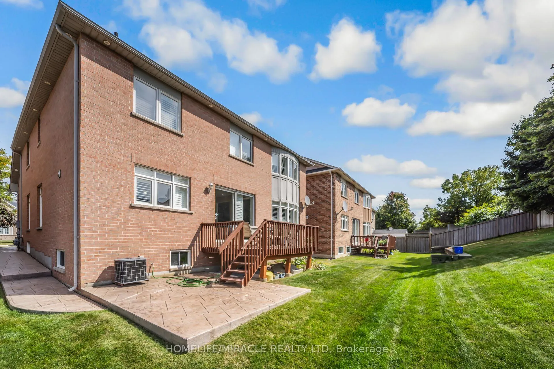 Photo 41 of 32 Xavier Court, Brampton, Bram West — HOMEH