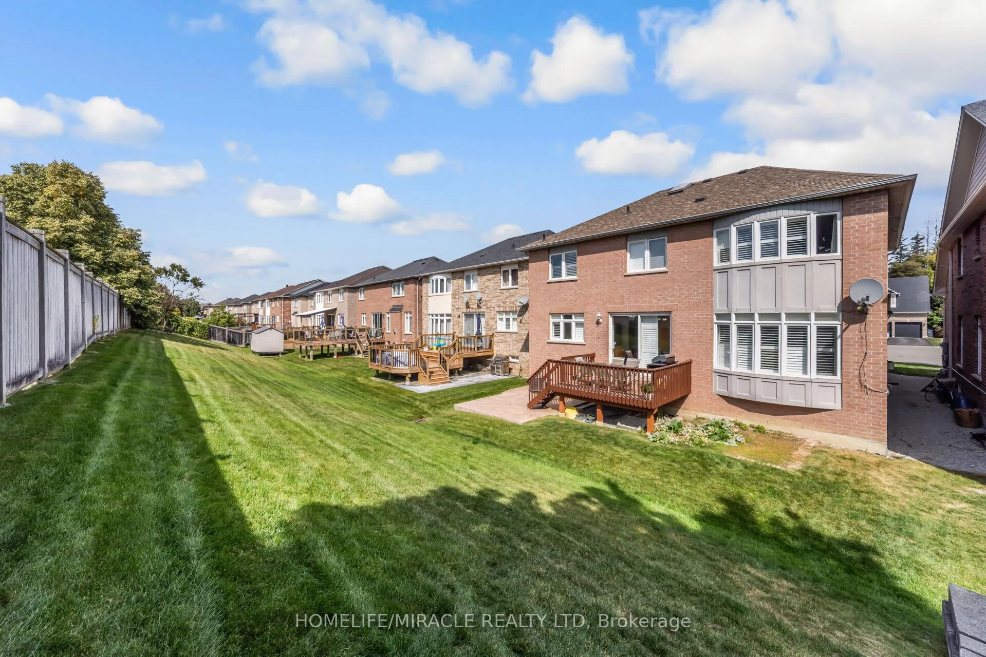 Photo 43 of 32 Xavier Court, Brampton, Bram West — HOMEH