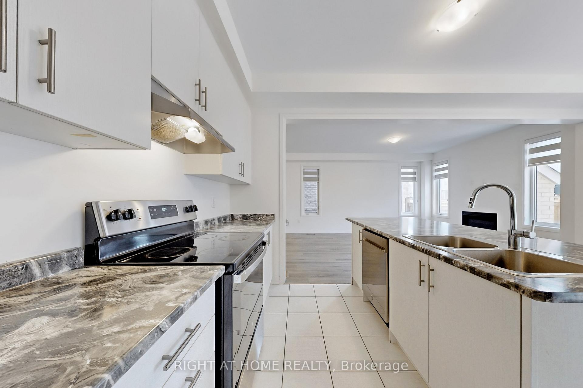 Photo 16 of 47 Shepherd Drive, Barrie, Rural Barrie Southeast — HOMEH