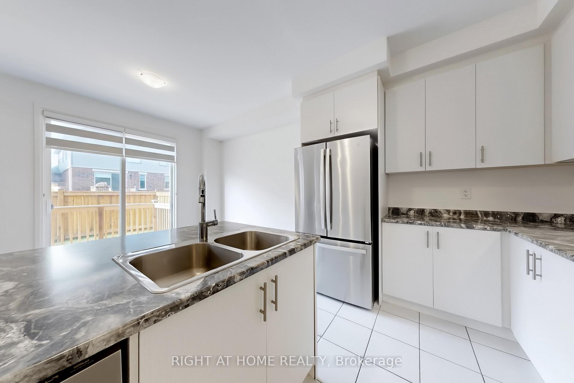 Photo 17 of 47 Shepherd Drive, Barrie, Rural Barrie Southeast — HOMEH