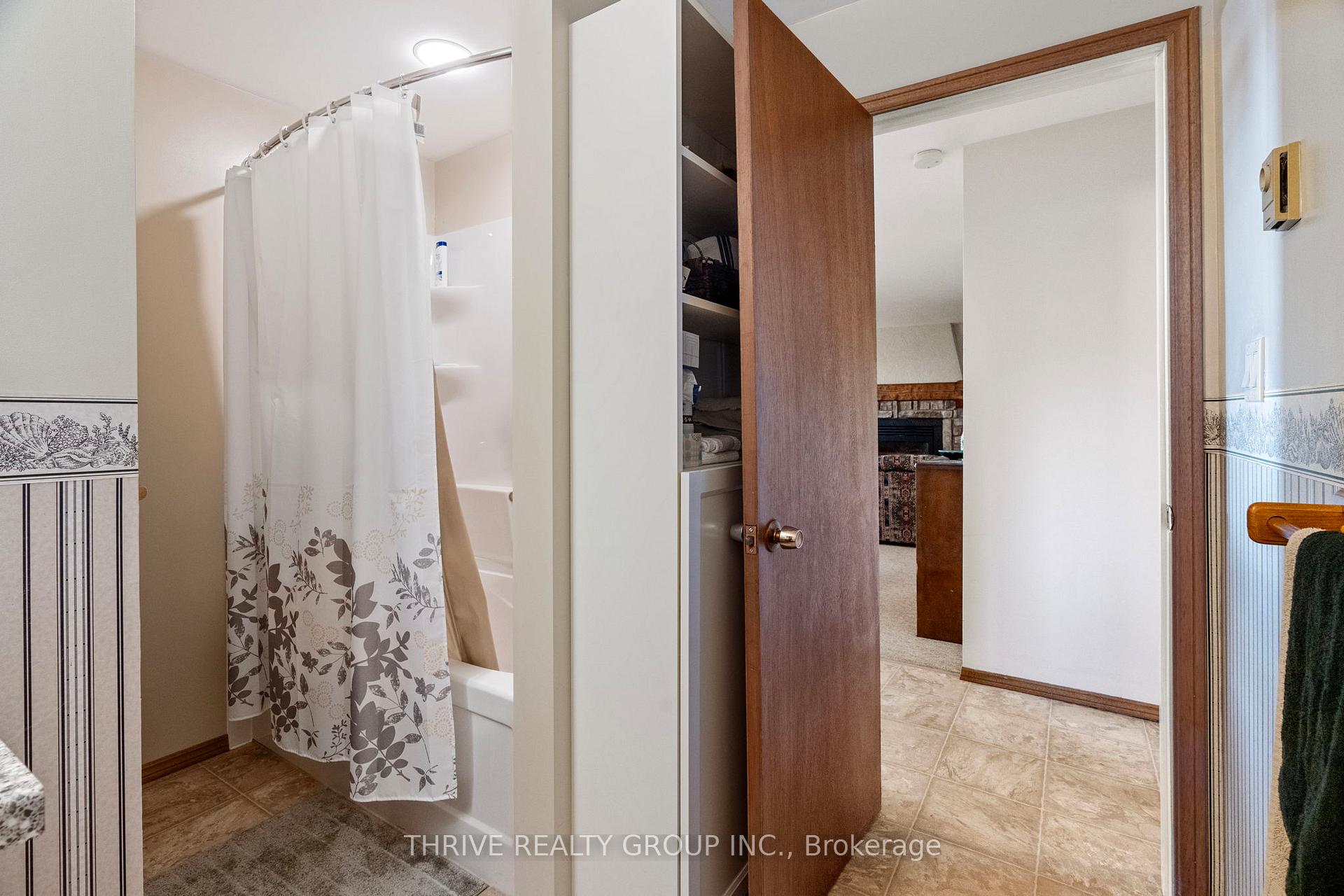 Photo 10 of 1 Bluewater Drive, Goderich, Goderich (Town) — HOMEH