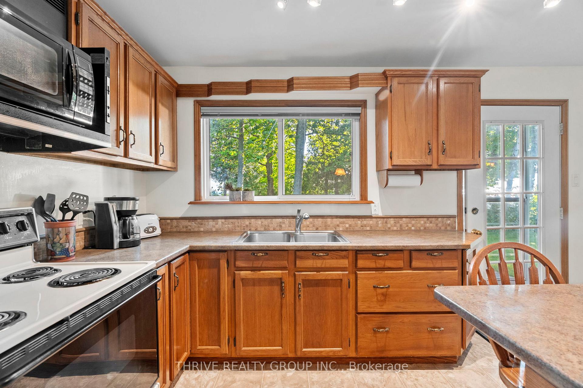 Photo 20 of 1 Bluewater Drive, Goderich, Goderich (Town) — HOMEH