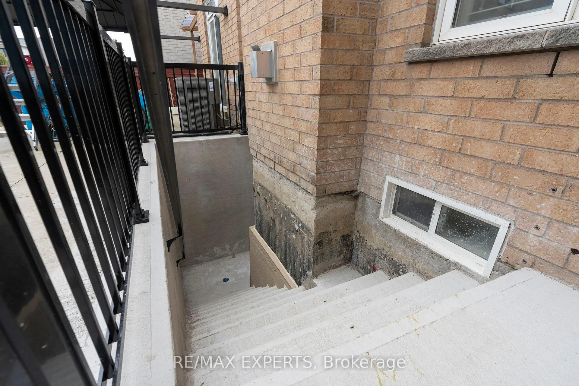 Photo 2 of Unit BSMT, 86 Cormorant Crescent, Vaughan, Vellore Village — HOMEH