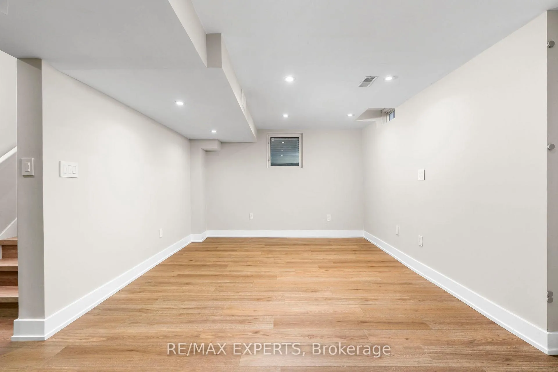 Photo 6 of Unit BSMT, 86 Cormorant Crescent, Vaughan, Vellore Village — HOMEH