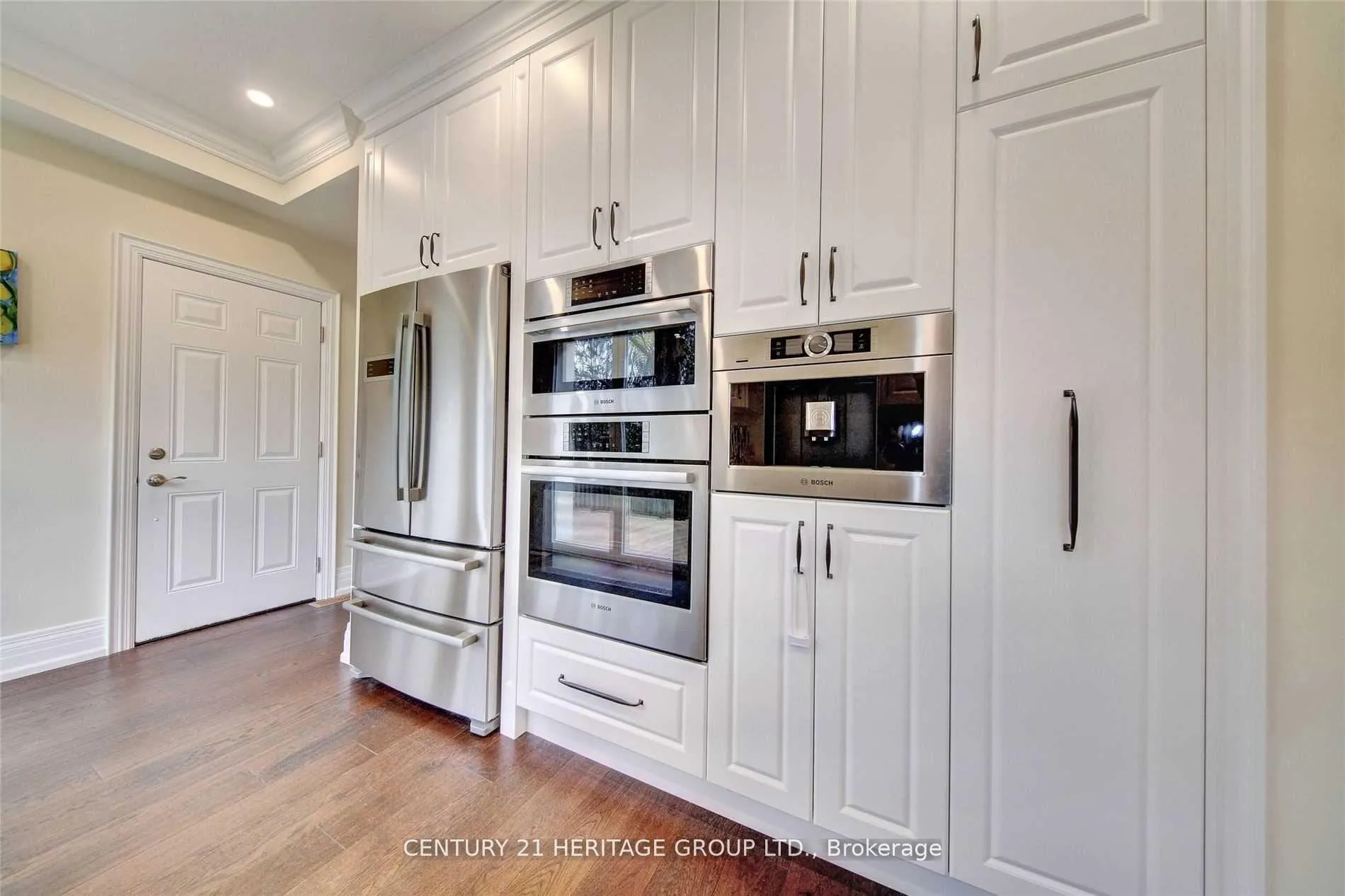 Photo 4 of 58 Walton Drive, Aurora, Aurora Village — HOMEH