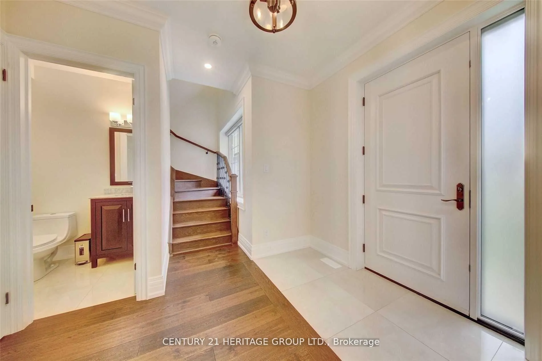 Photo 5 of 58 Walton Drive, Aurora, Aurora Village — HOMEH