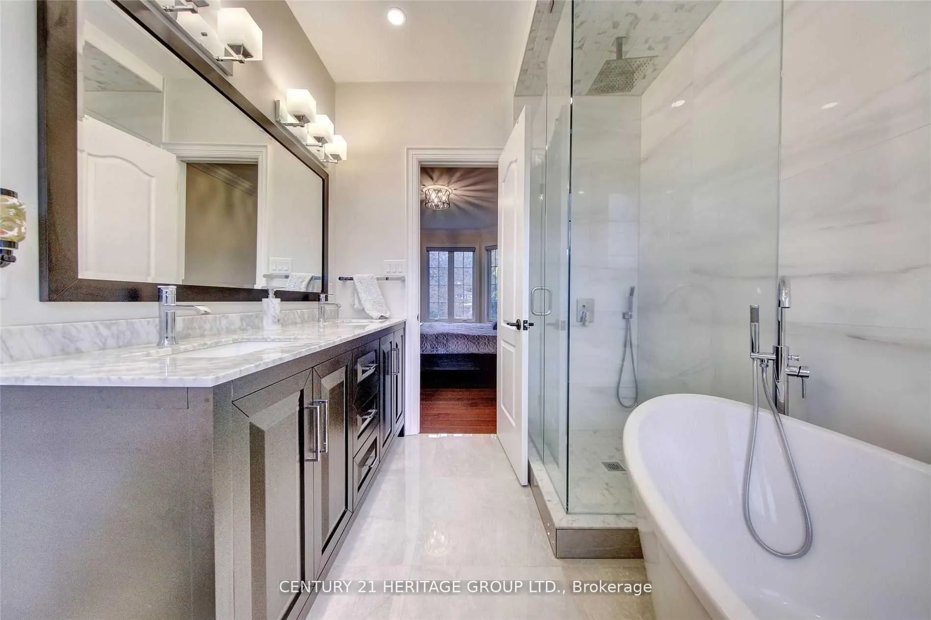 Photo 8 of 58 Walton Drive, Aurora, Aurora Village — HOMEH