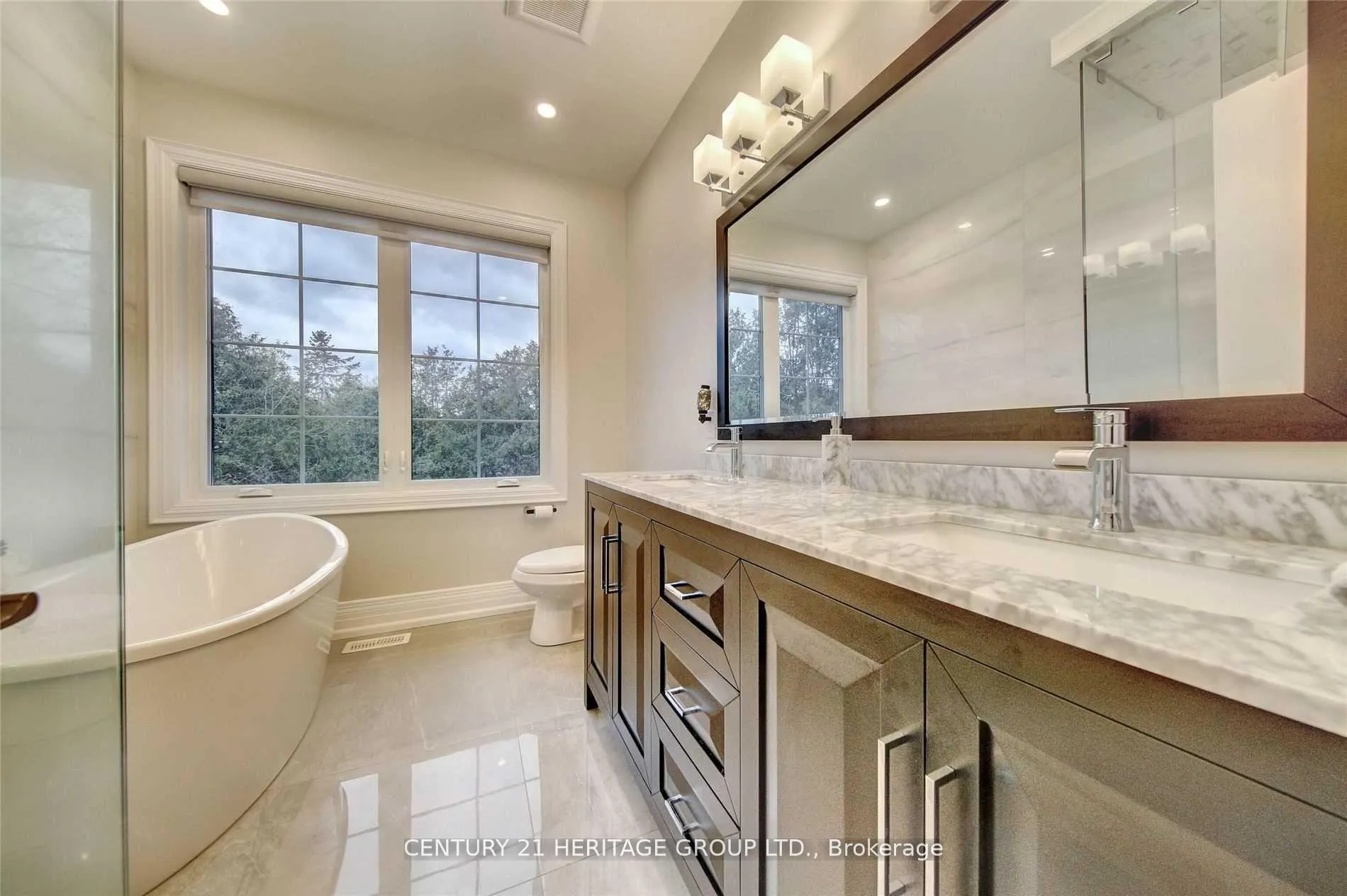 Photo 18 of 58 Walton Drive, Aurora, Aurora Village — HOMEH