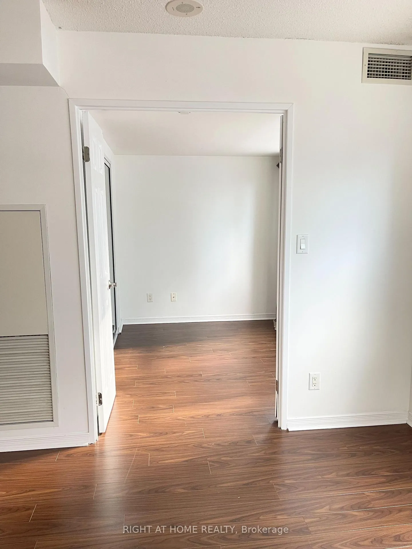 Photo 5 of Unit 606, 230 King Street E, Toronto, Moss Park — HOMEH