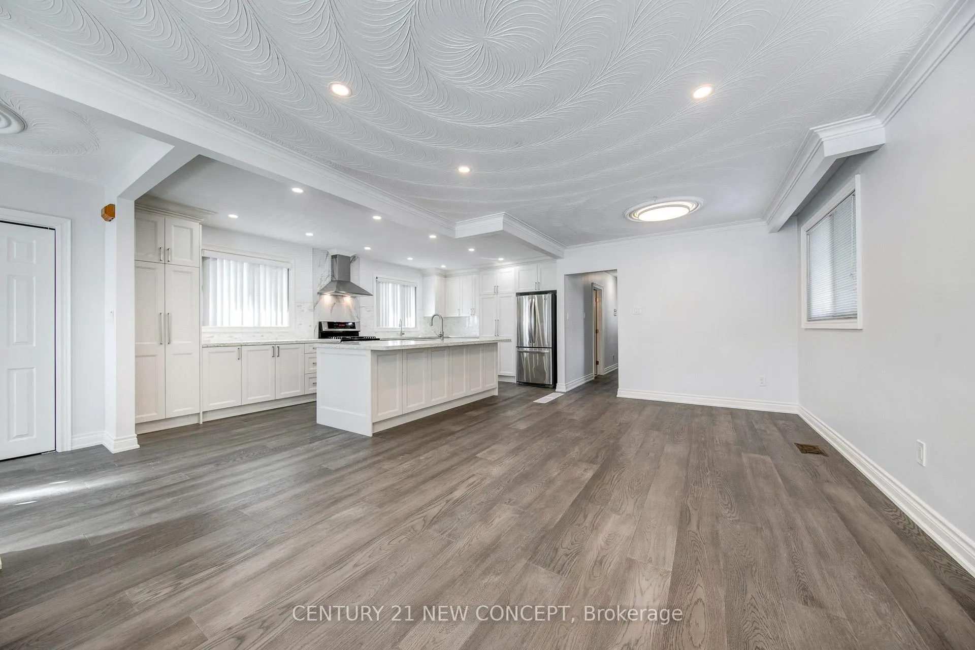 Photo 3 of Unit Main, 74 Clark Avenue E, Markham, Thornhill — HOMEH