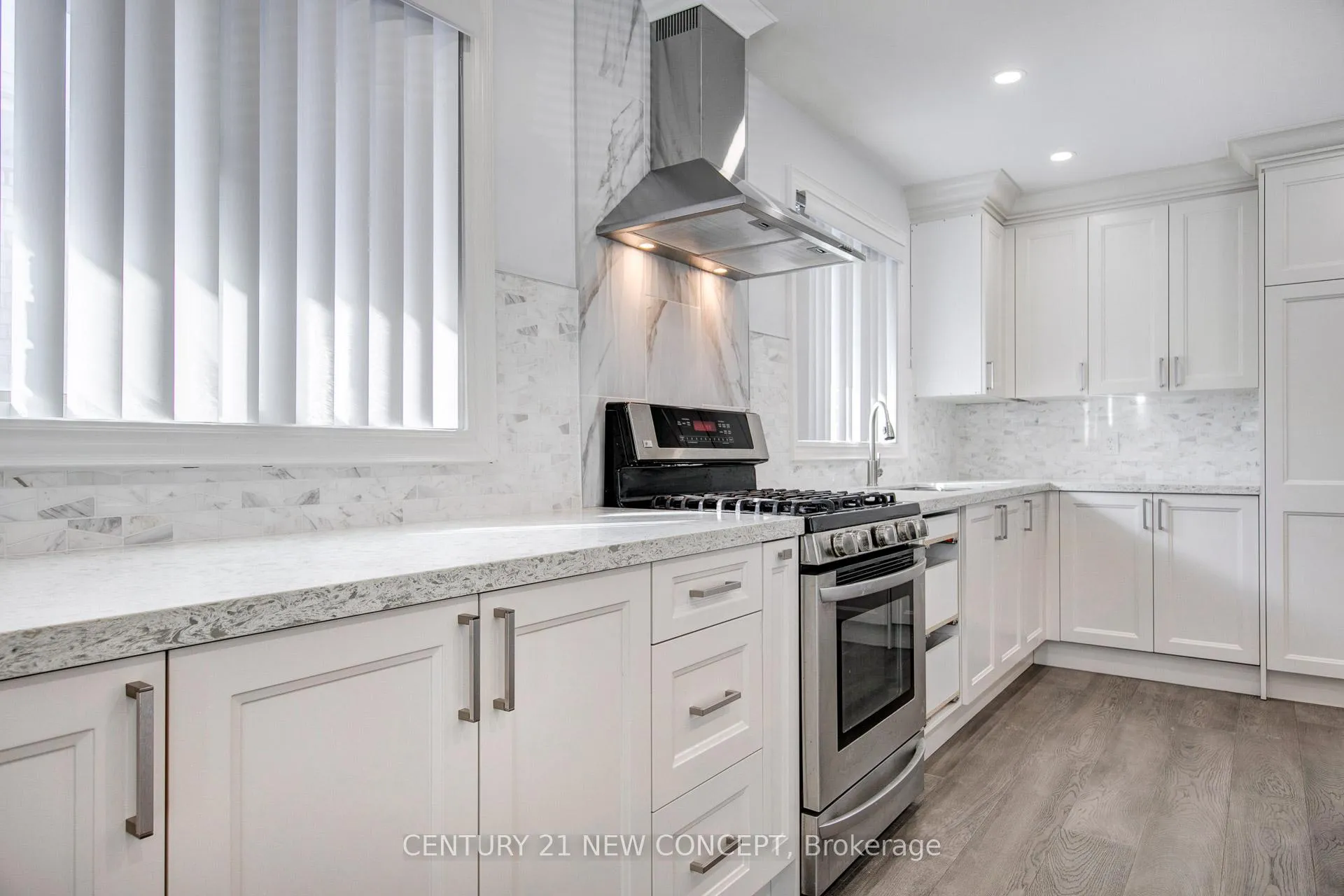 Photo 6 of Unit Main, 74 Clark Avenue E, Markham, Thornhill — HOMEH
