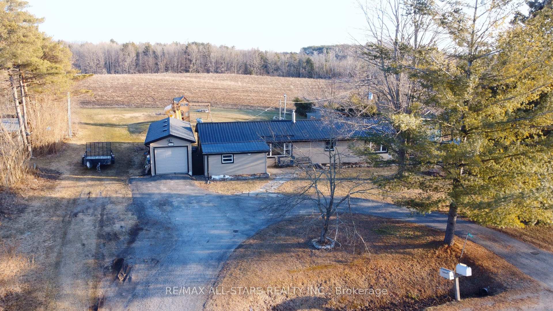 Photo 2 of 1605 Cedar Valley Road, Cavan Monaghan, Cavan Twp — HOMEH